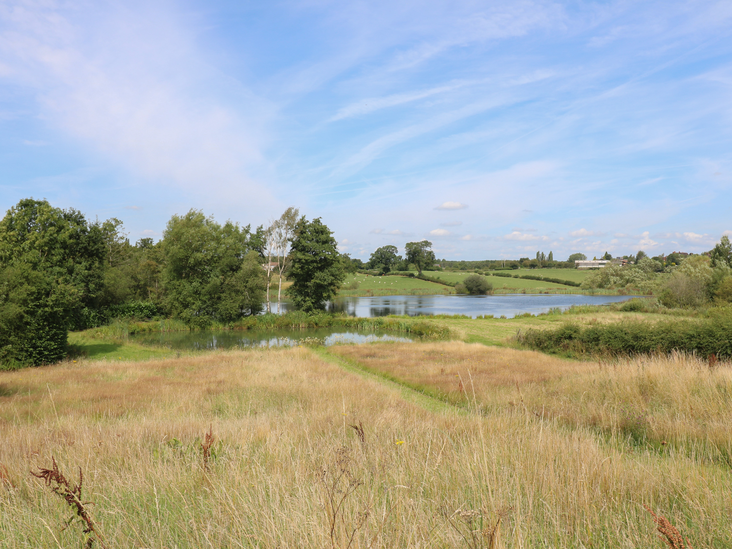 Hazel near Donisthorpe, Leicestershire. Open-plan. Ideal for two. Veranda with hot tub and furniture