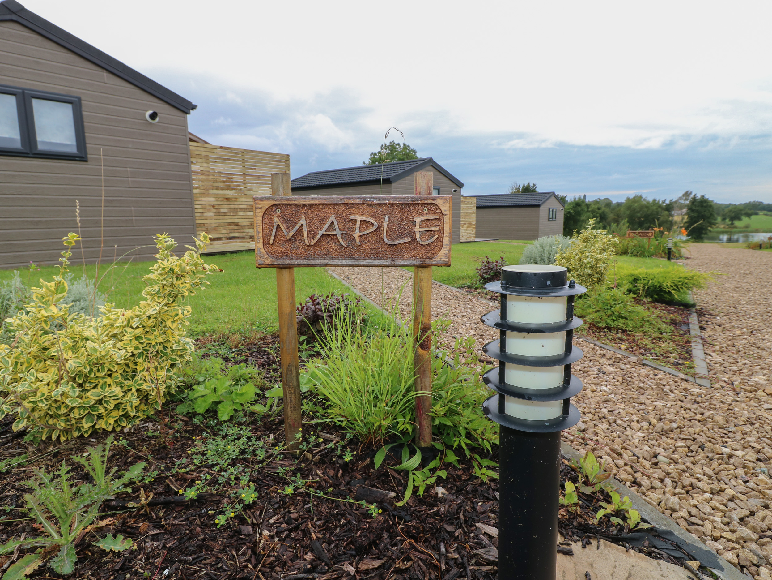 Maple near Donisthorpe, Leicestershire. Open-plan. Ideal for two. Veranda with hot tub and furniture