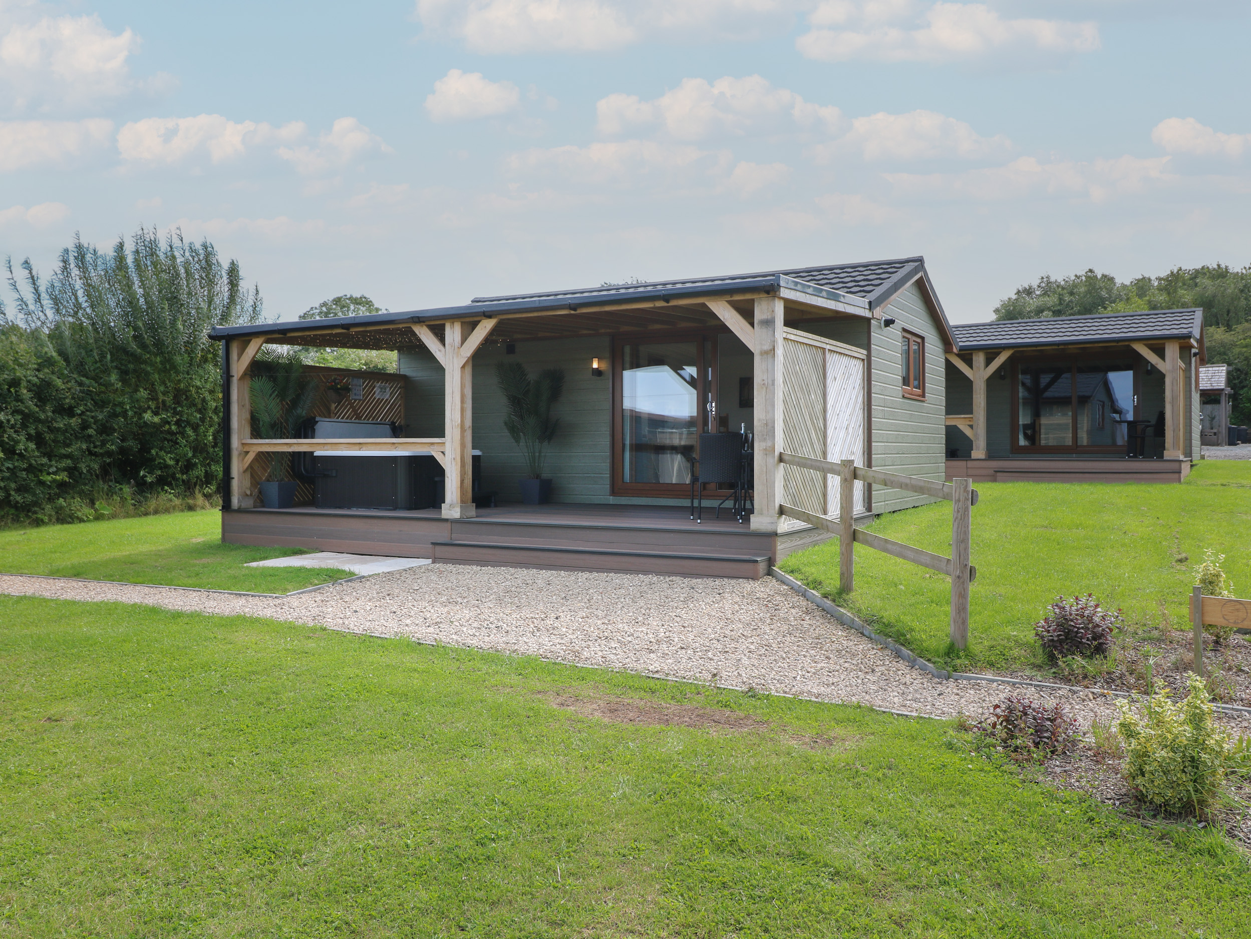 Birch, Donisthorpe, Leicestershire. Adult-only, one-bedroom lodge with hot tub and stylish interior.