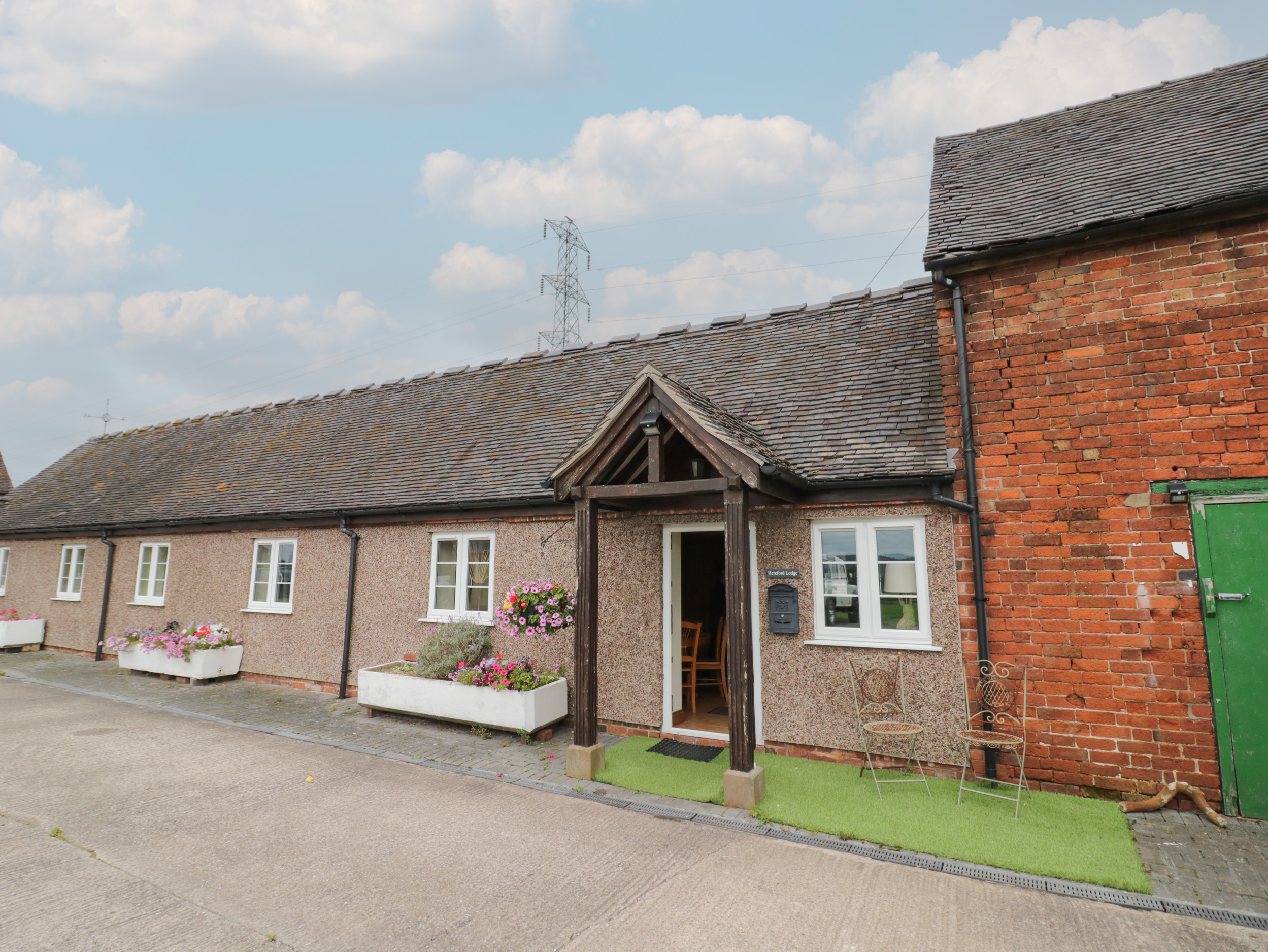 2 bedroom Cottage for rent in Stafford