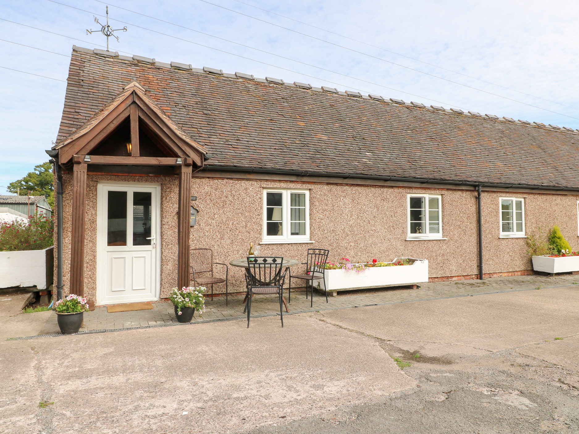 2 bedroom Cottage for rent in Stafford