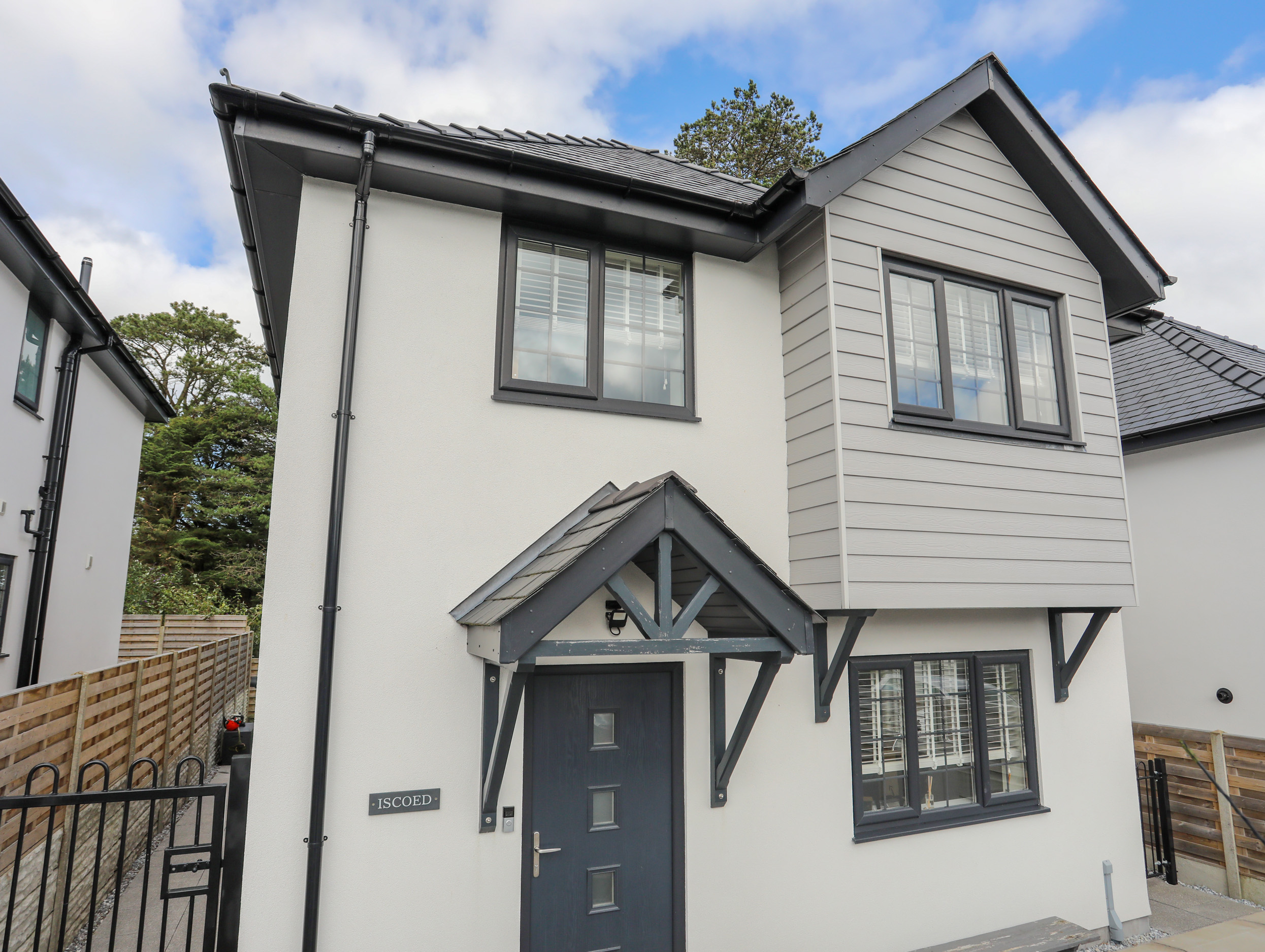 3 bedroom Cottage for rent in Llangefni