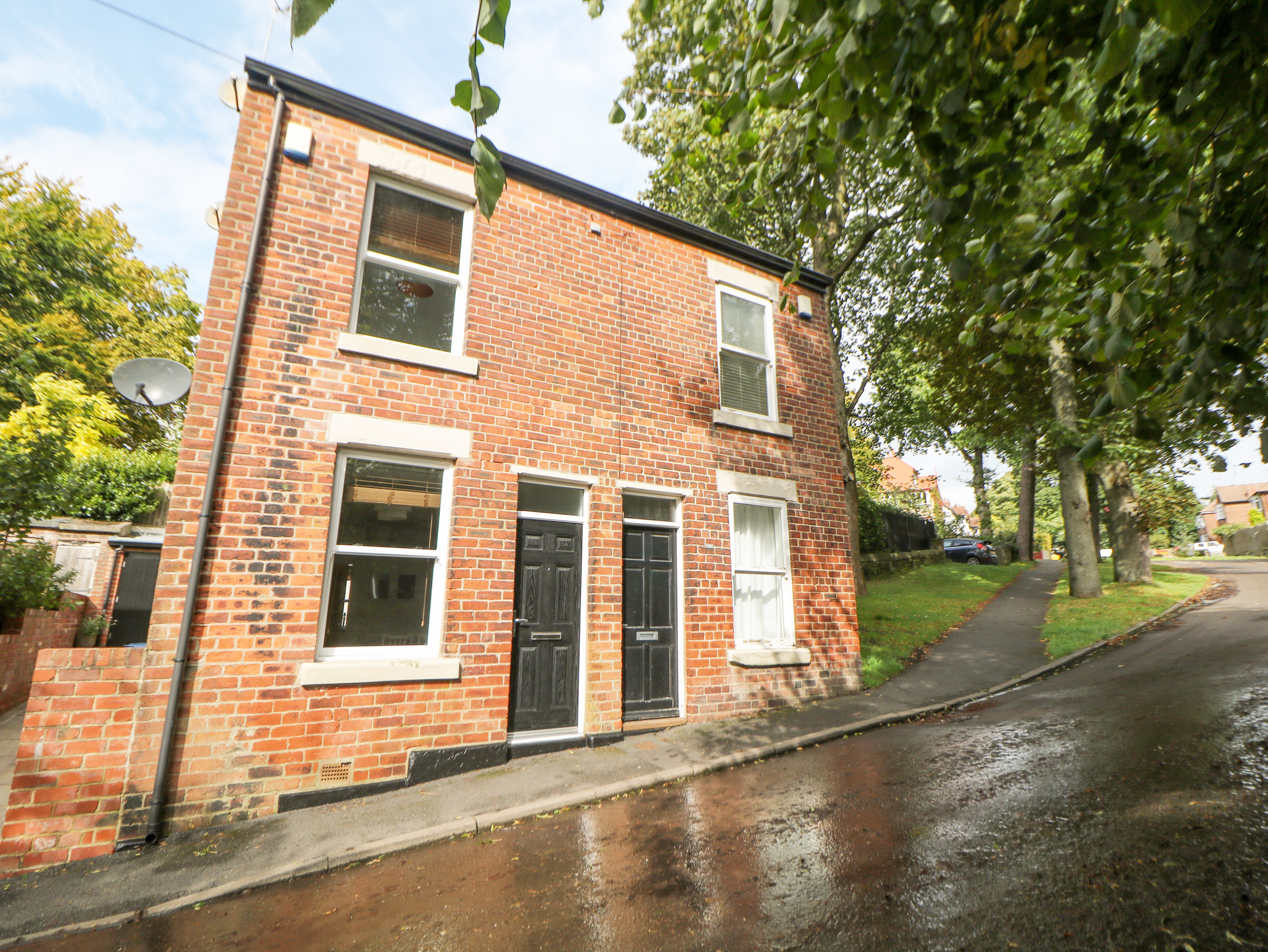 2 bedroom Cottage for rent in Sheffield