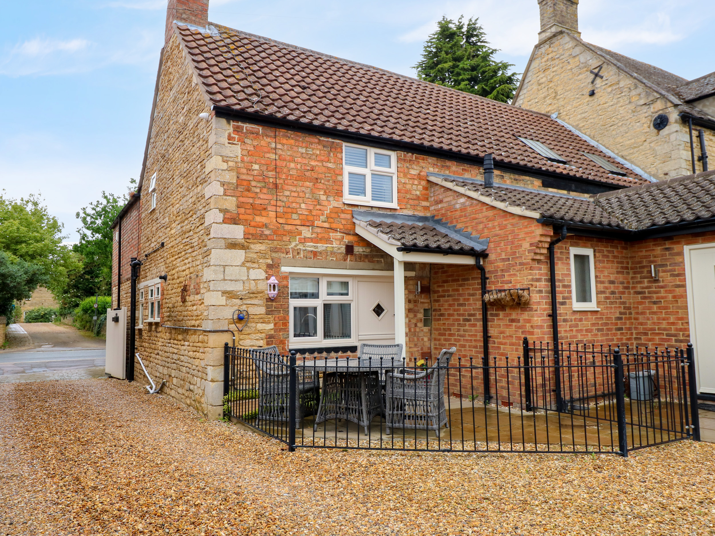 3 bedroom Cottage for rent in Peterborough