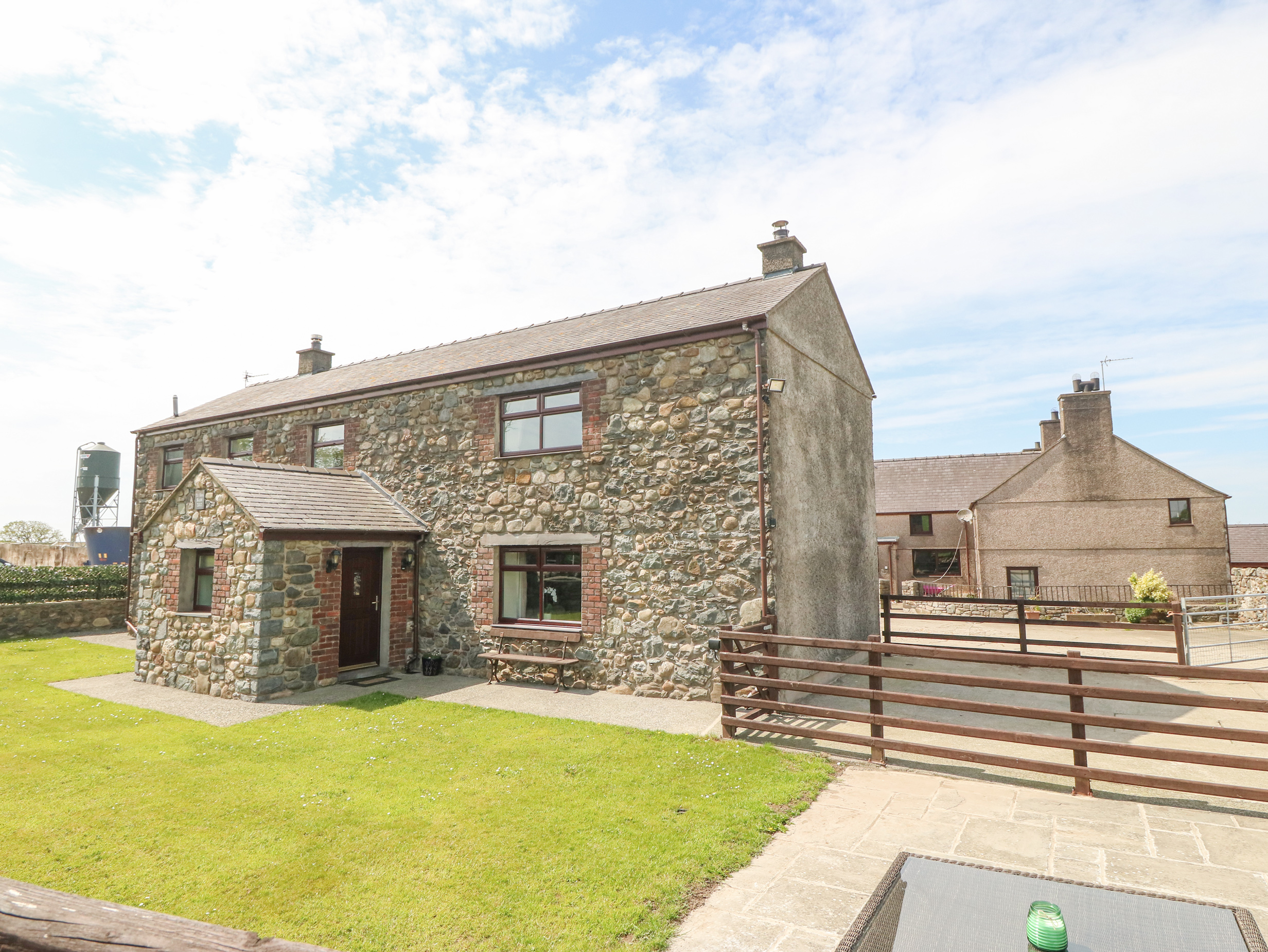 3 bedroom Cottage for rent in Caernarfon