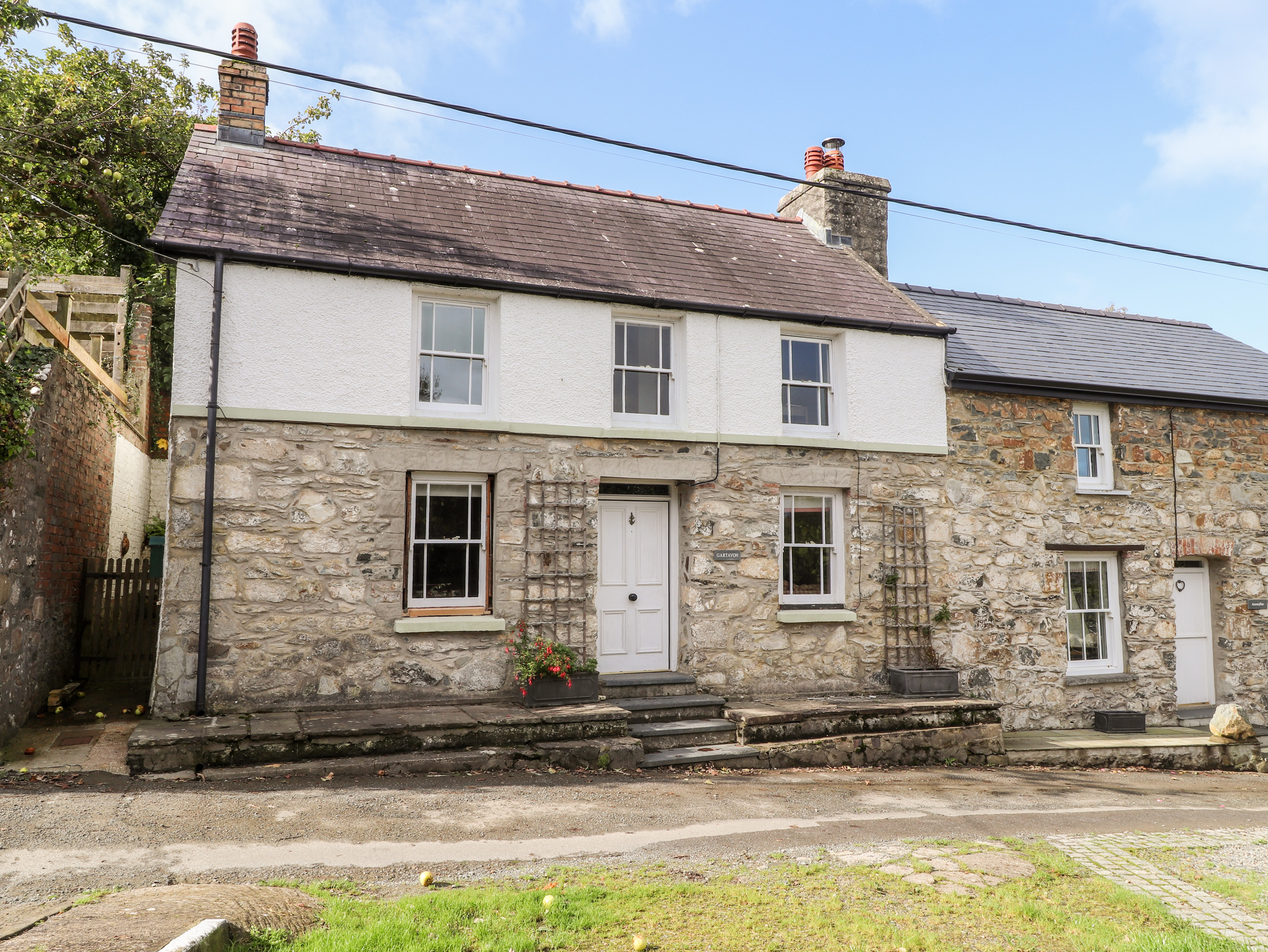 3 bedroom Cottage for rent in Newport