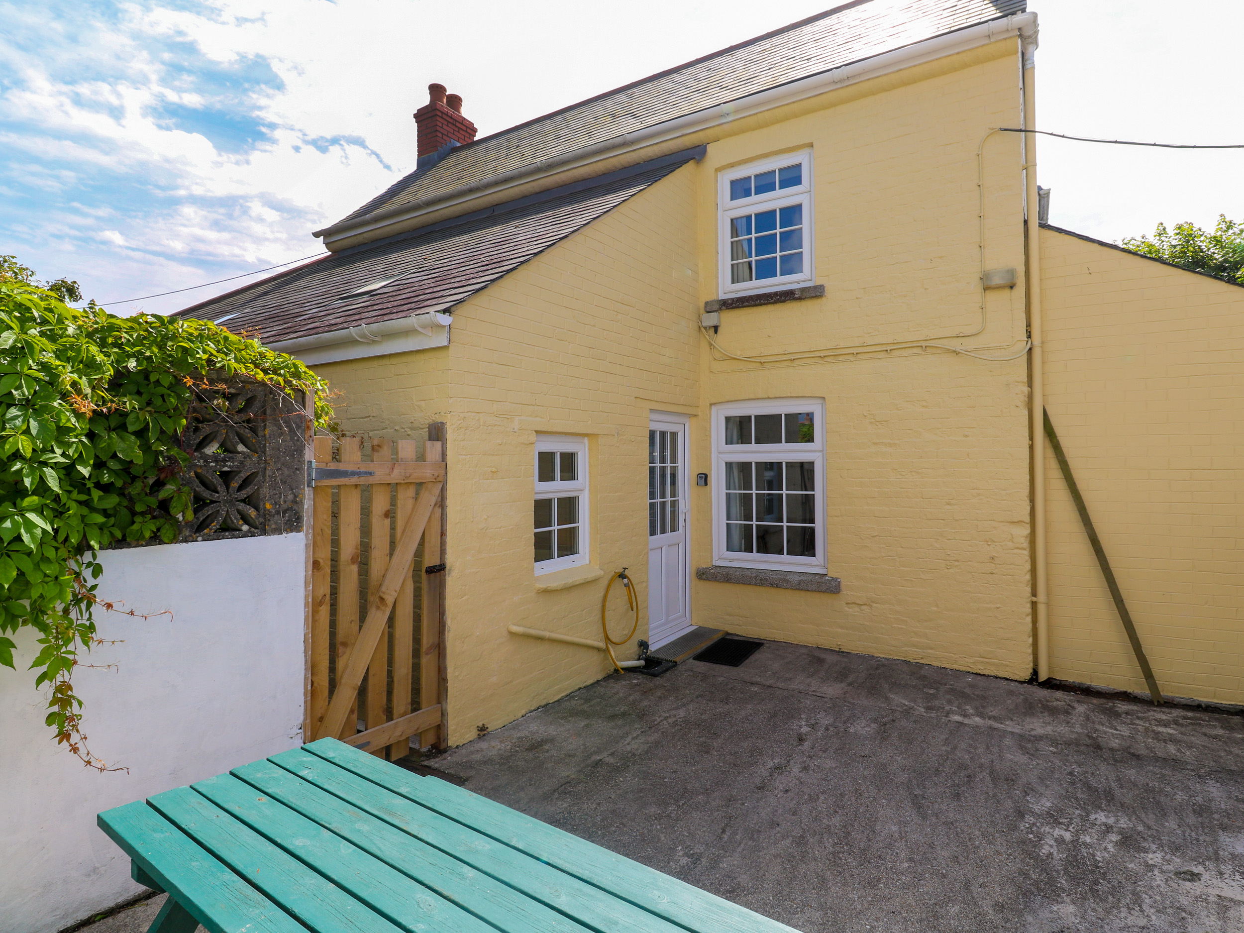 2 bedroom Cottage for rent in Helston