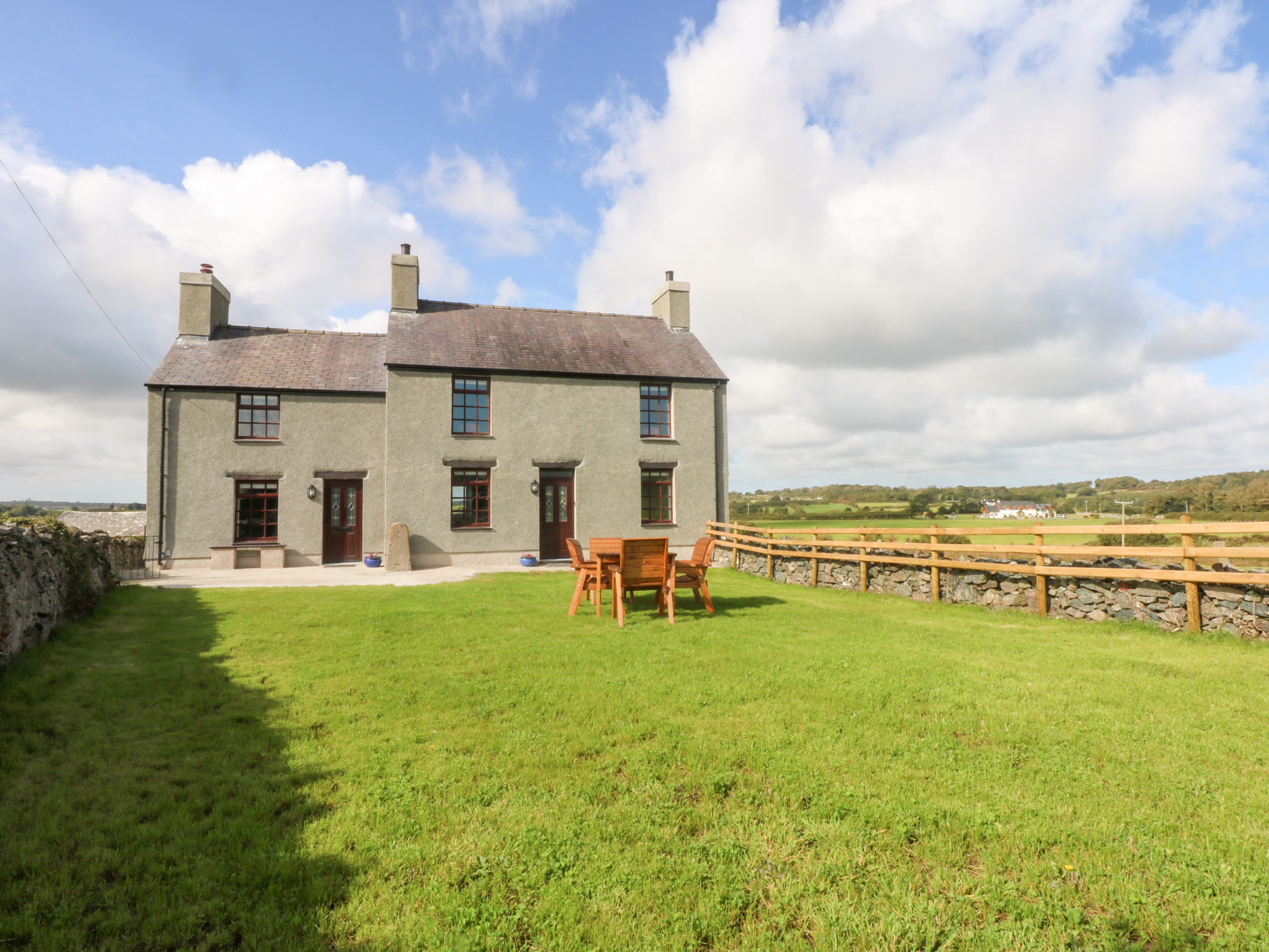 3 bedroom Cottage for rent in Pentraeth