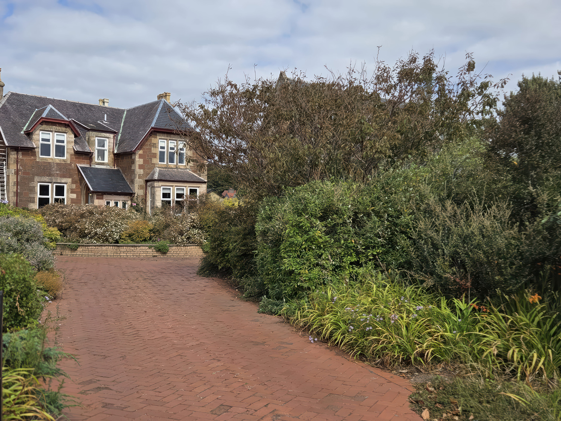 7 bedroom Cottage for rent in Largs