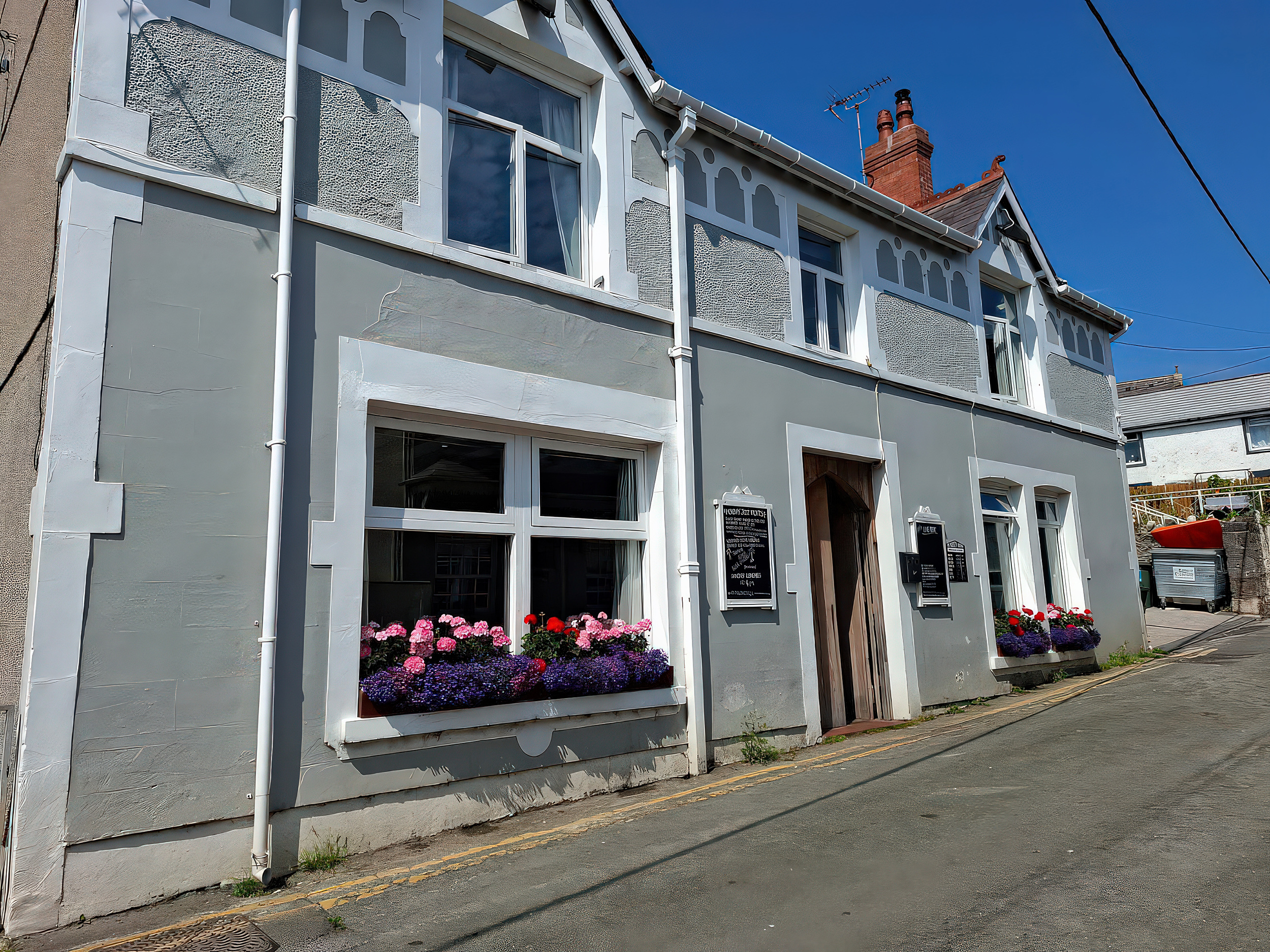 4 bedroom Cottage for rent in Penrhyn Bay