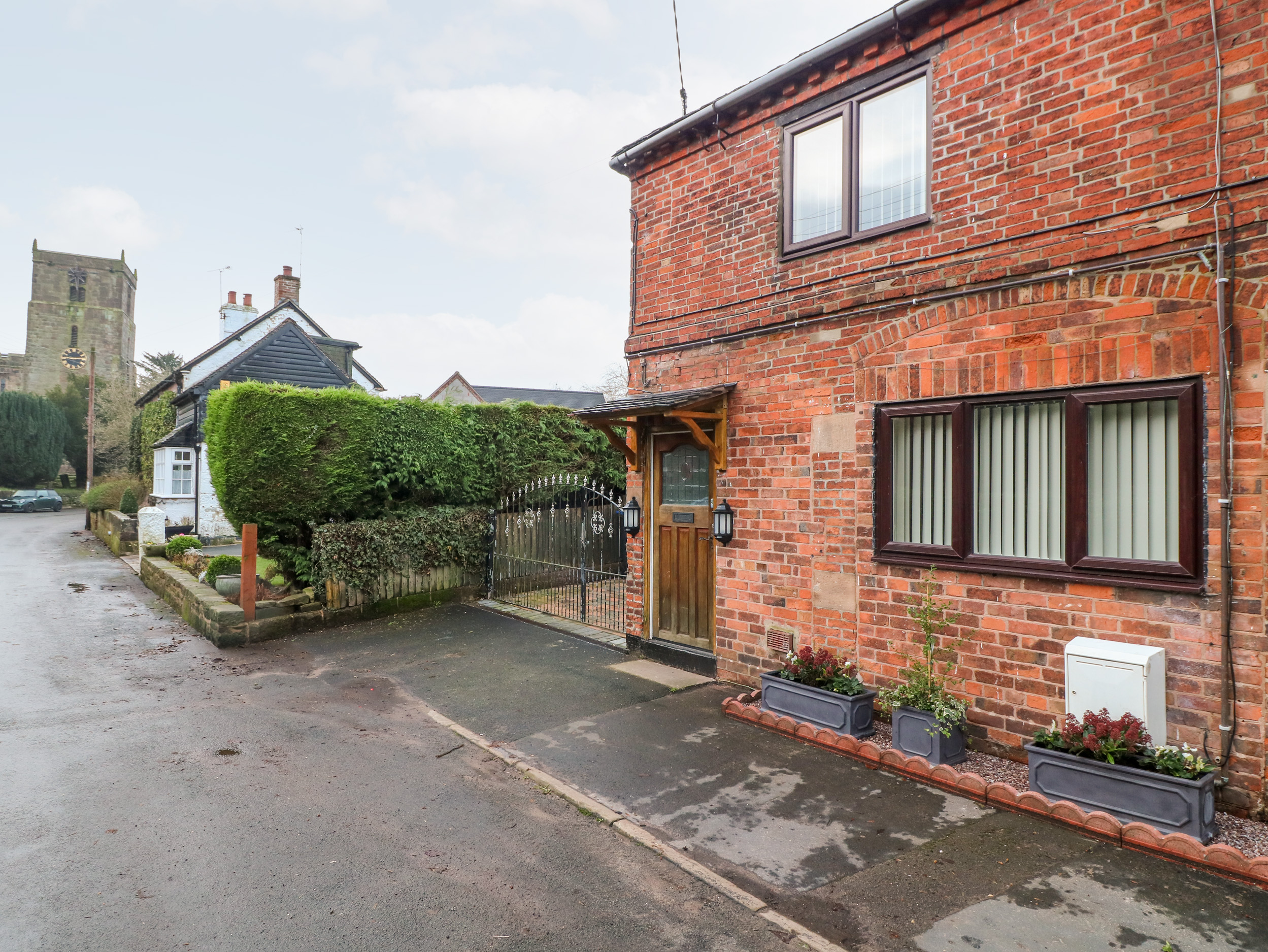 2 bedroom Cottage for rent in Stoke-on-Trent