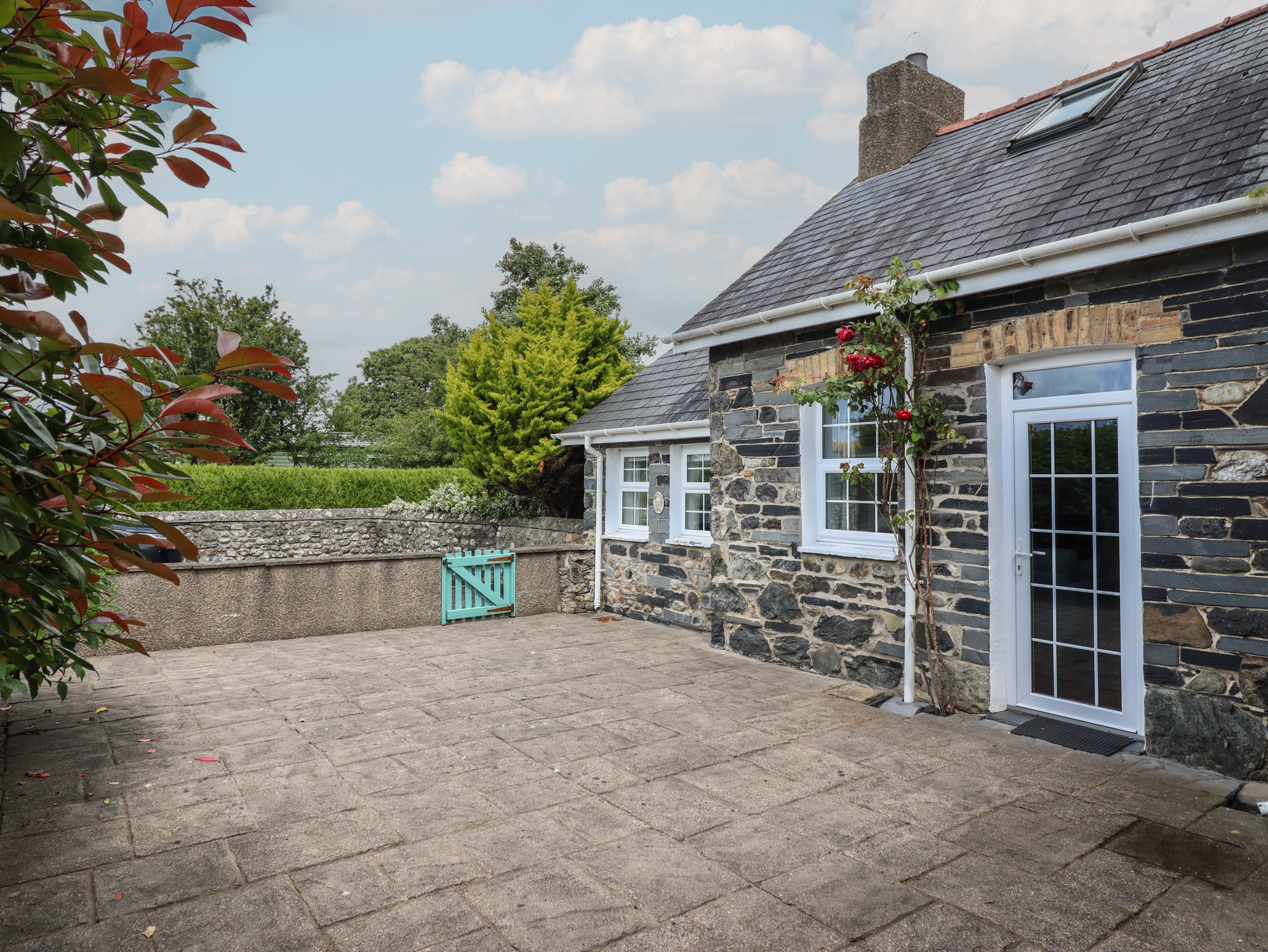 1 bedroom Cottage for rent in Tywyn