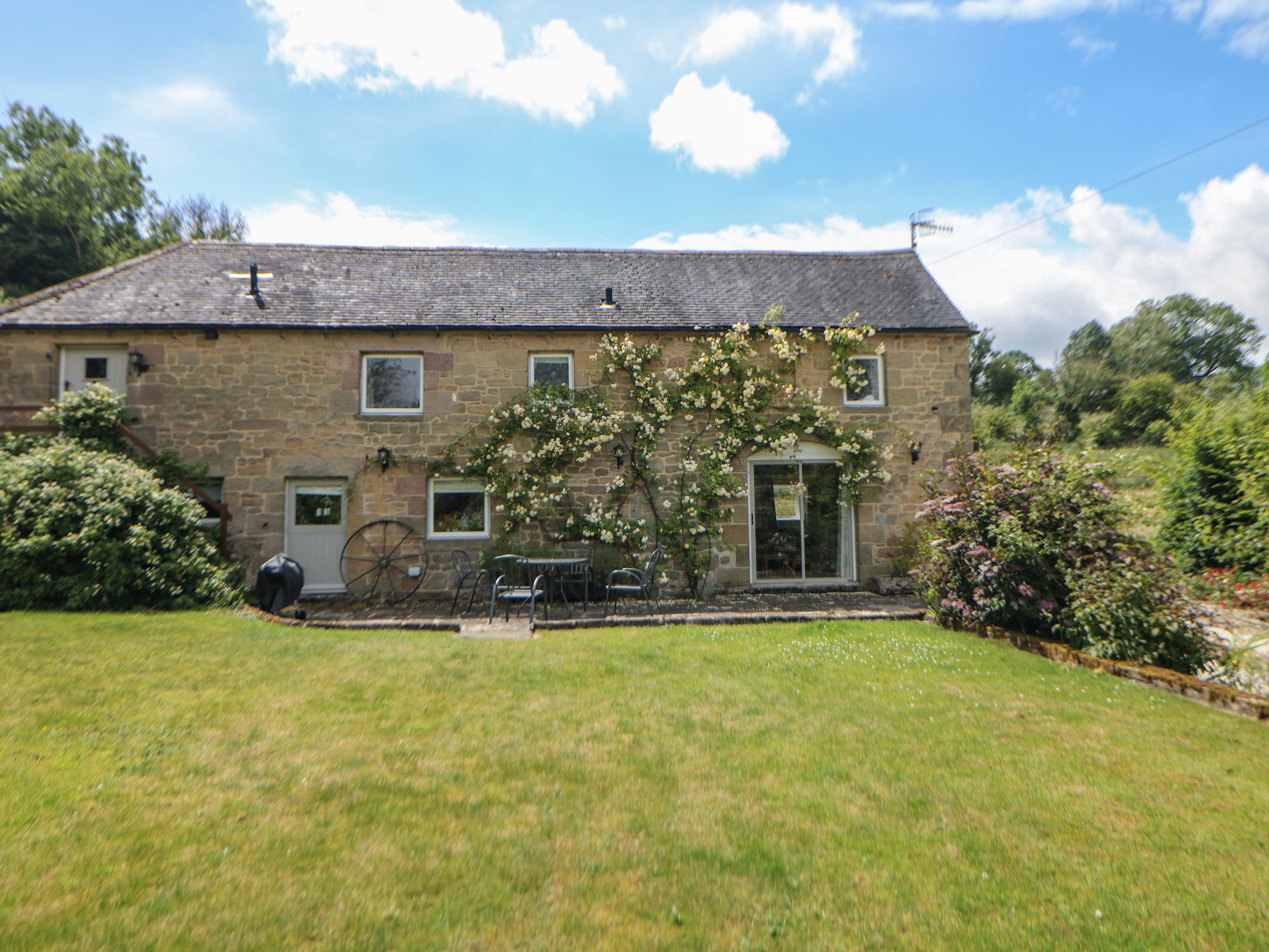 2 bedroom Cottage for rent in Youlgreave