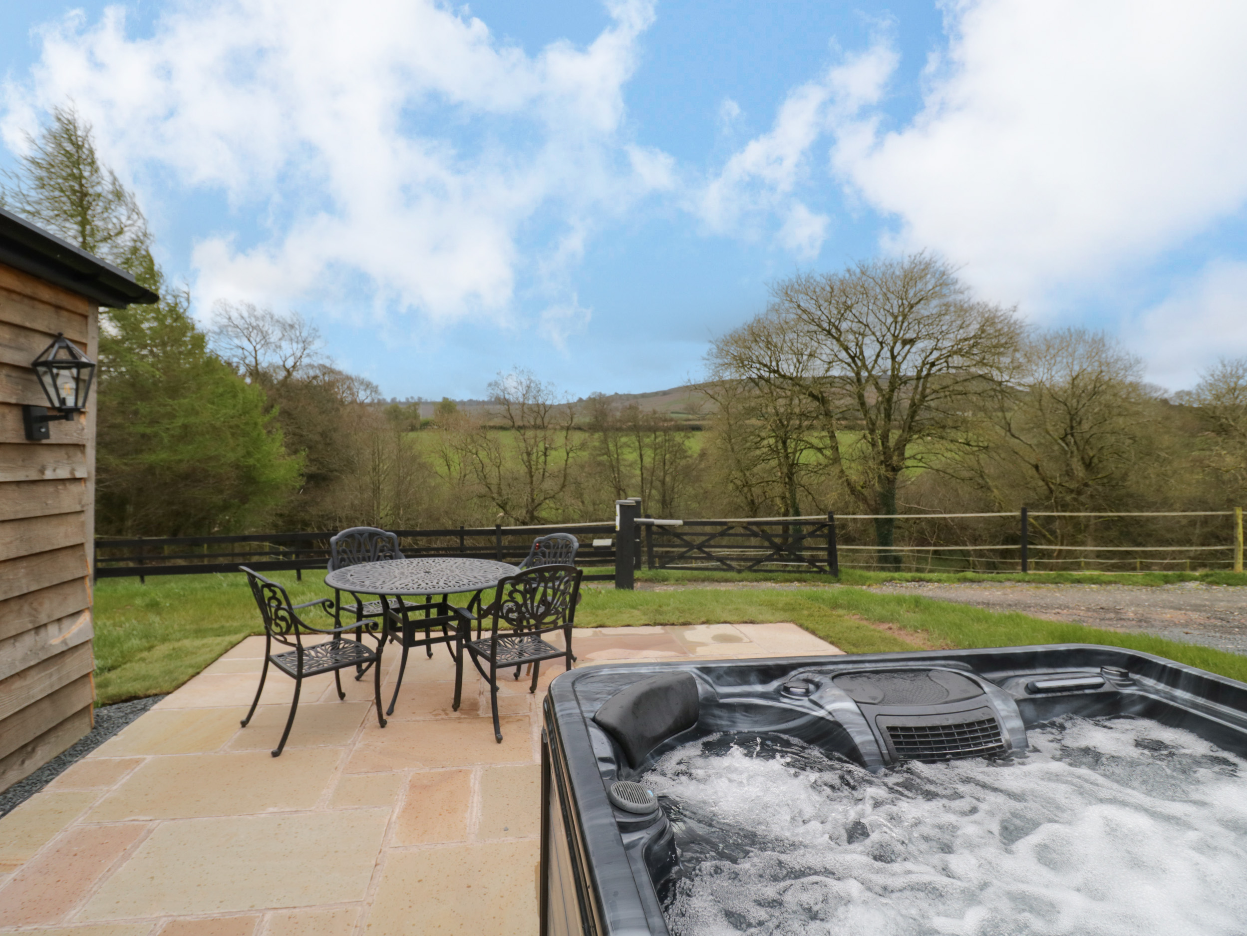 2 bedroom Cottage for rent in Ludlow