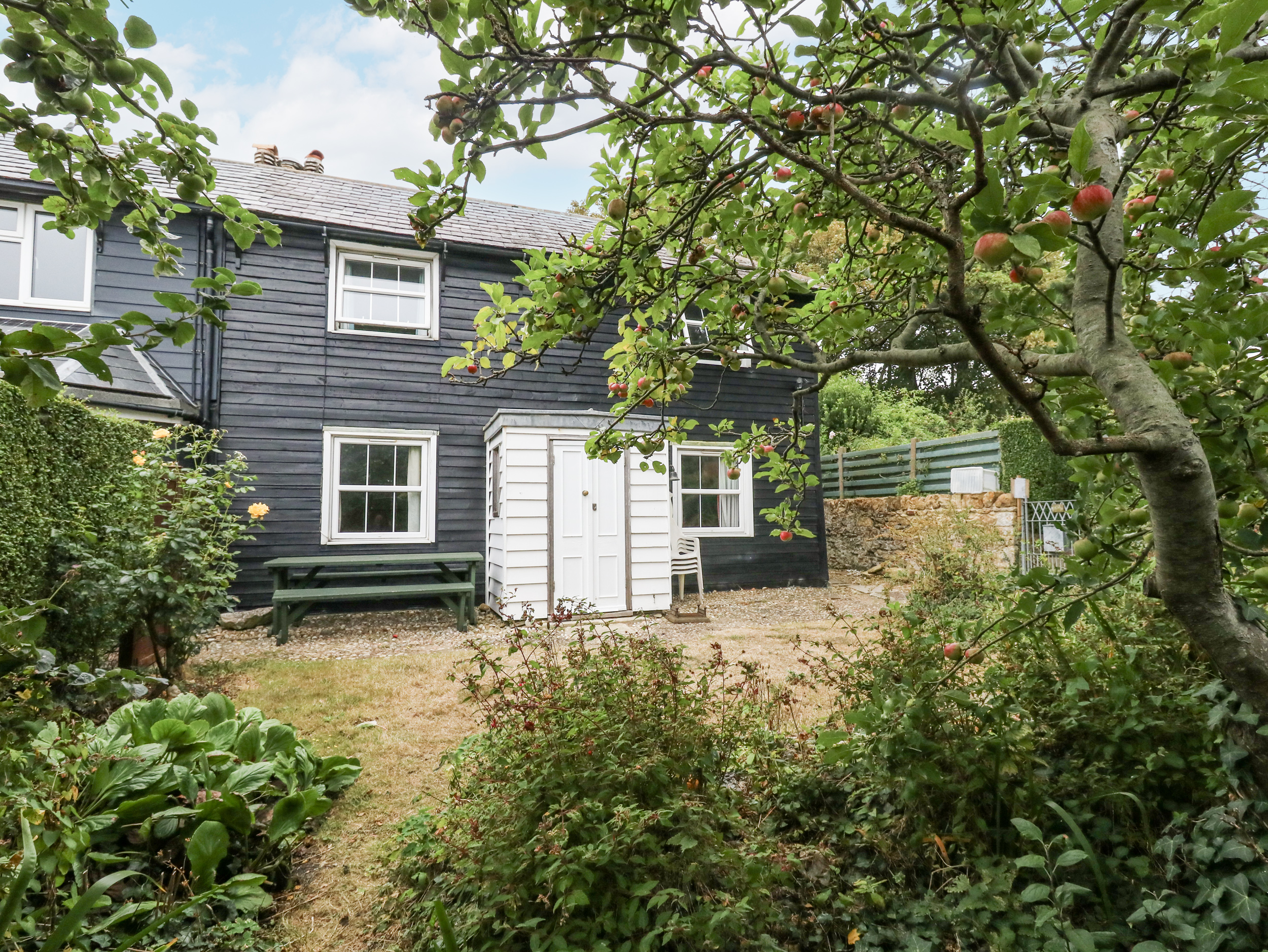 3 bedroom Cottage for rent in Paignton