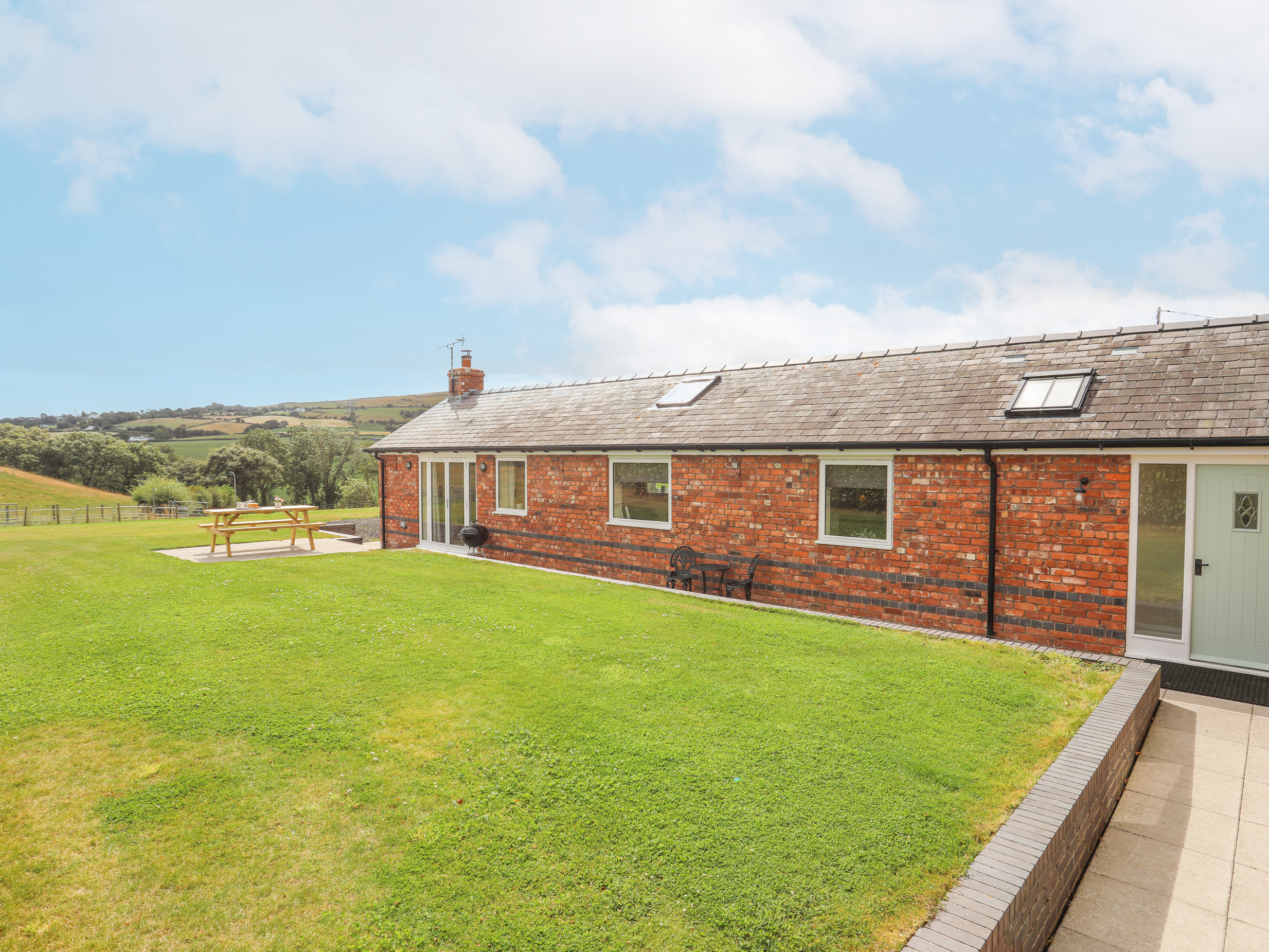 3 bedroom Cottage for rent in Abergele