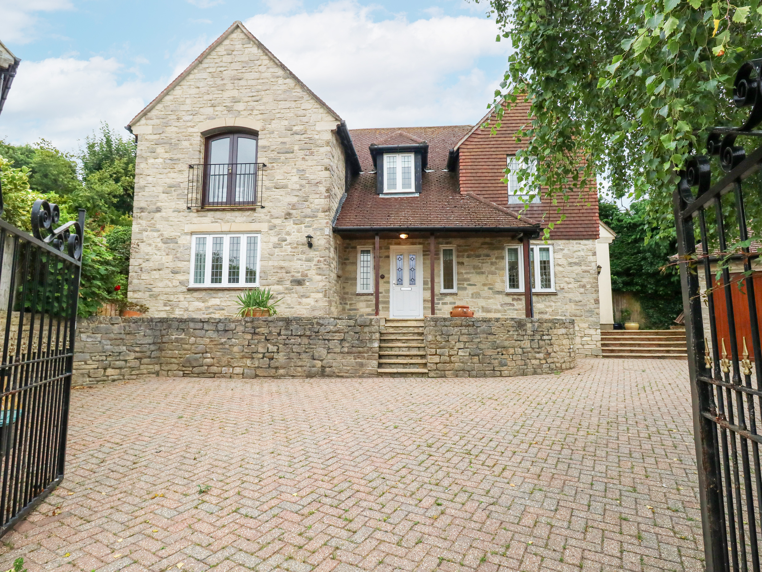 4 bedroom Cottage for rent in Paignton