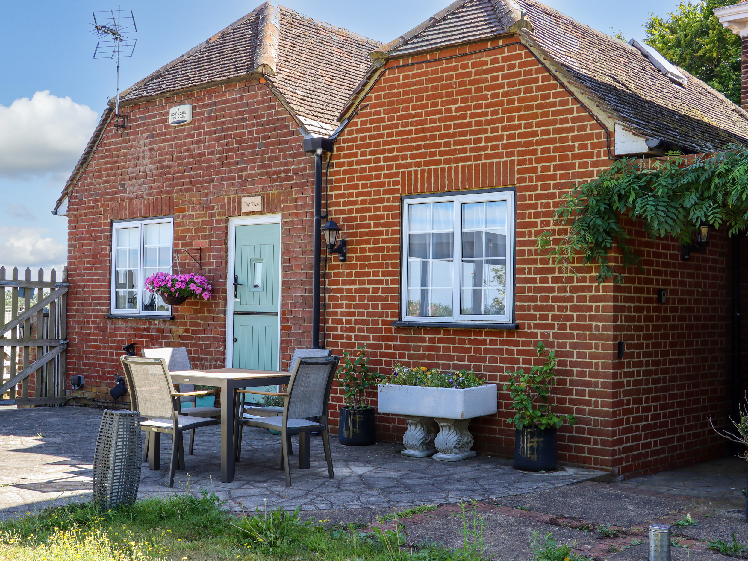 1 bedroom Cottage for rent in Canterbury