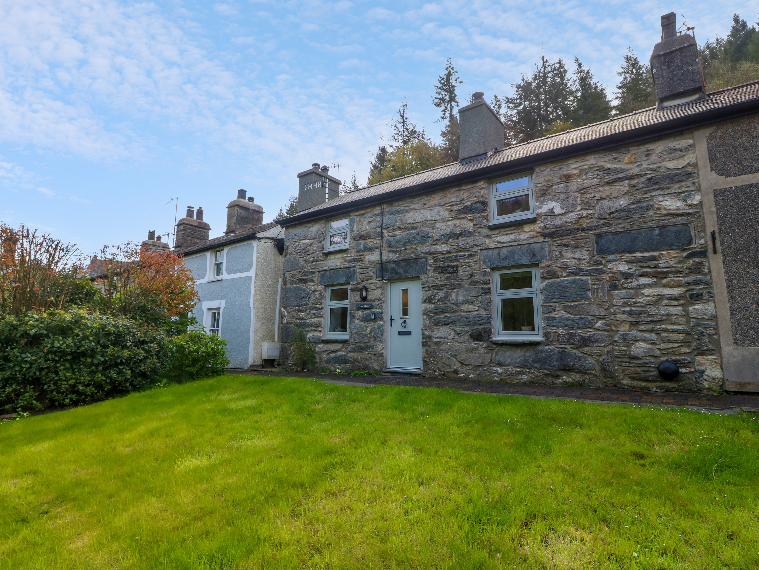 2 bedroom Cottage for rent in Betws-y-Coed