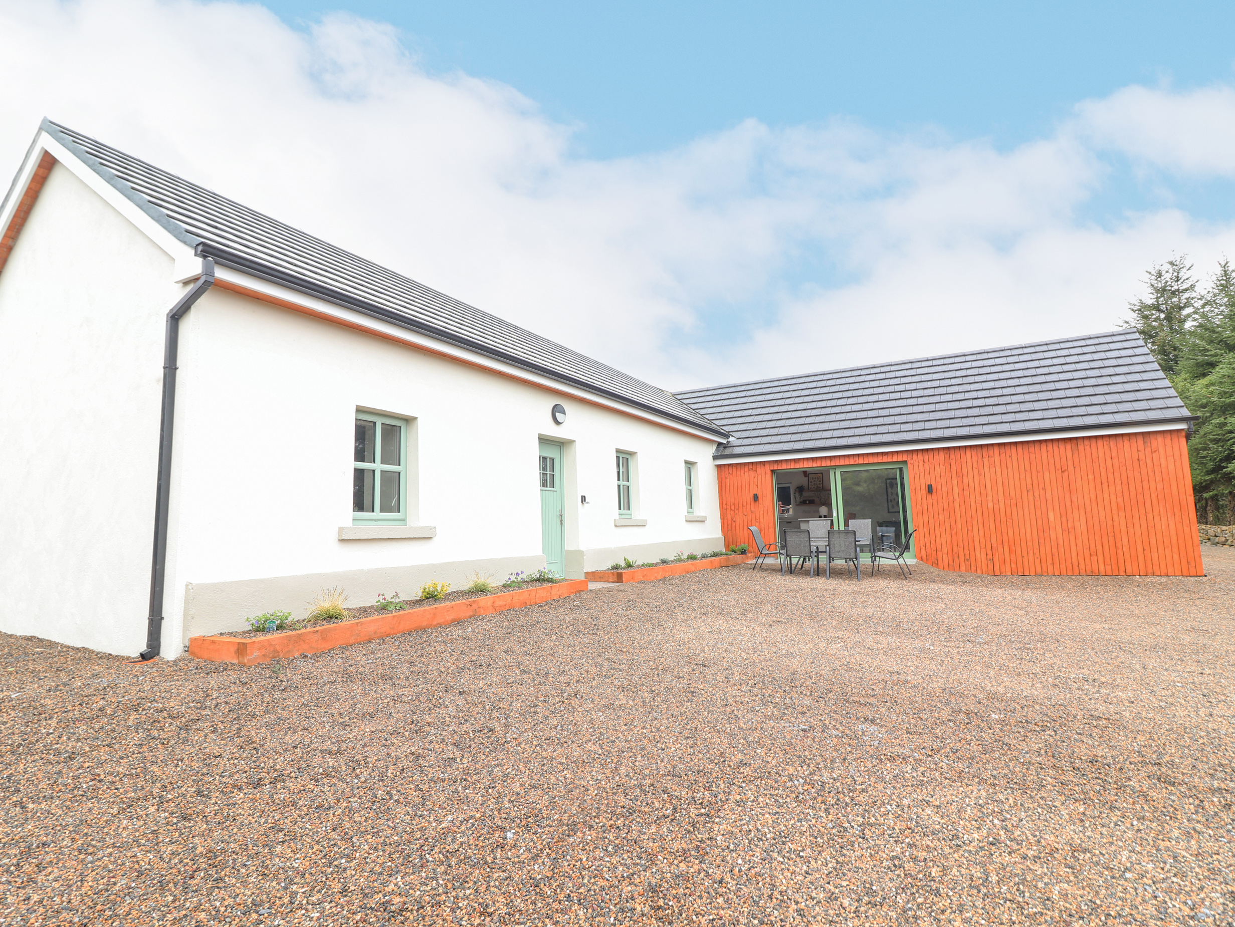 3 bedroom Cottage for rent in Loughrea