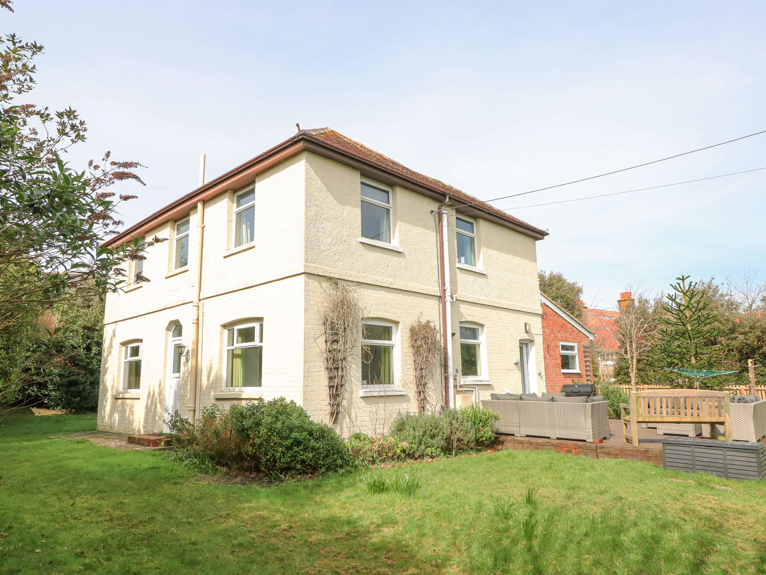 5 bedroom Cottage for rent in Totland Bay