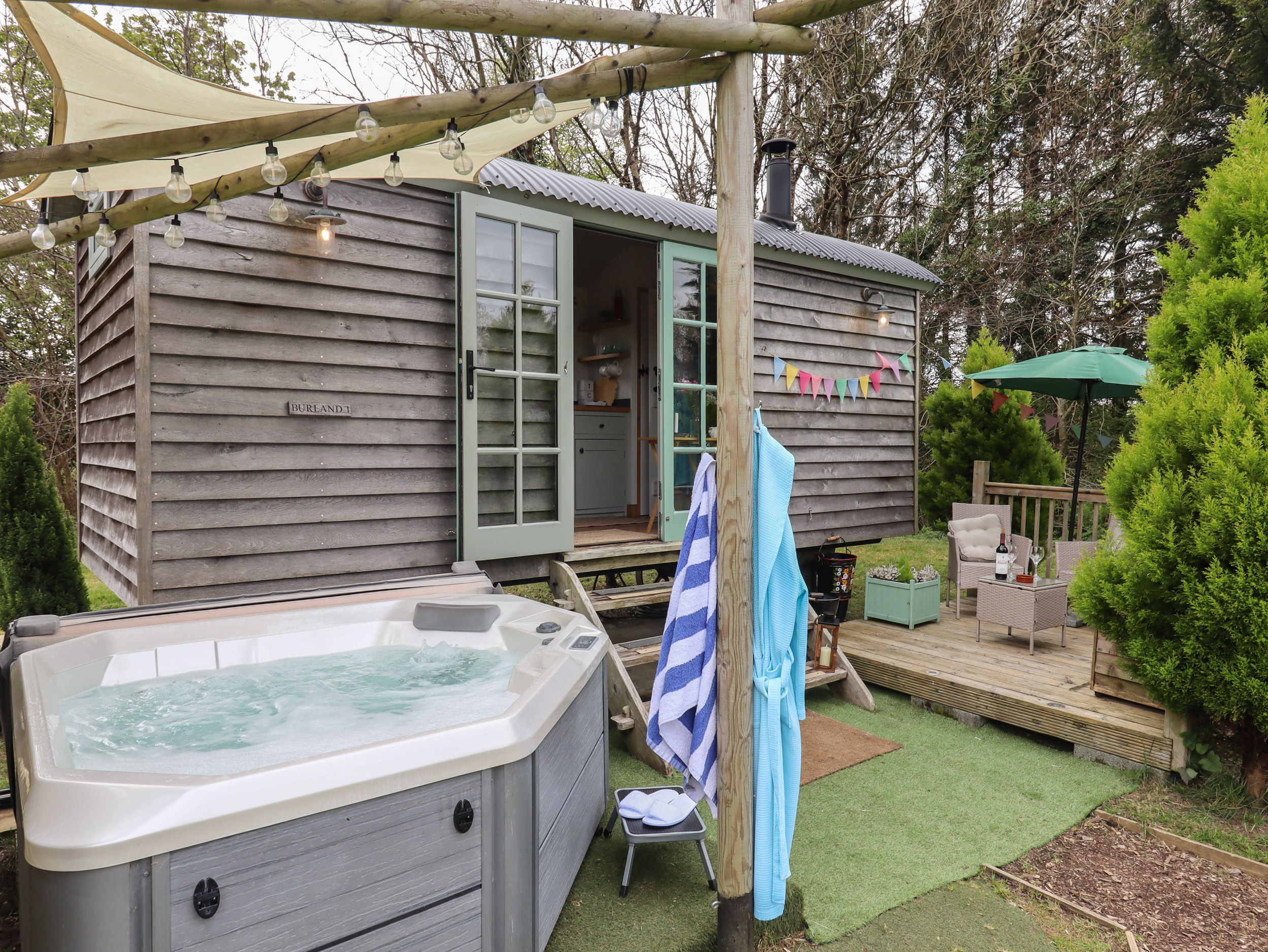 Burr 1 Shepherds Hut, Barnstaple