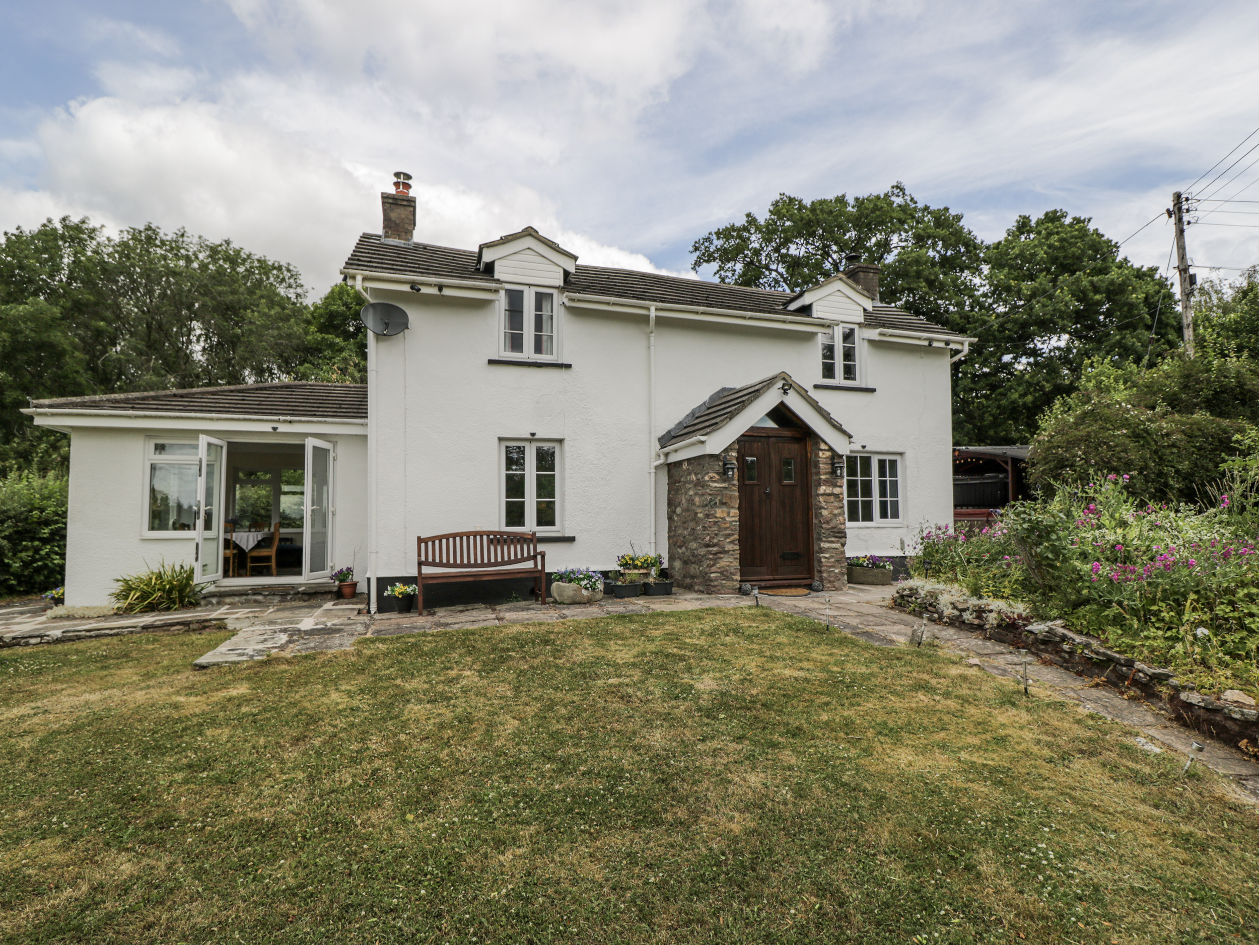 3 bedroom Cottage for rent in Usk