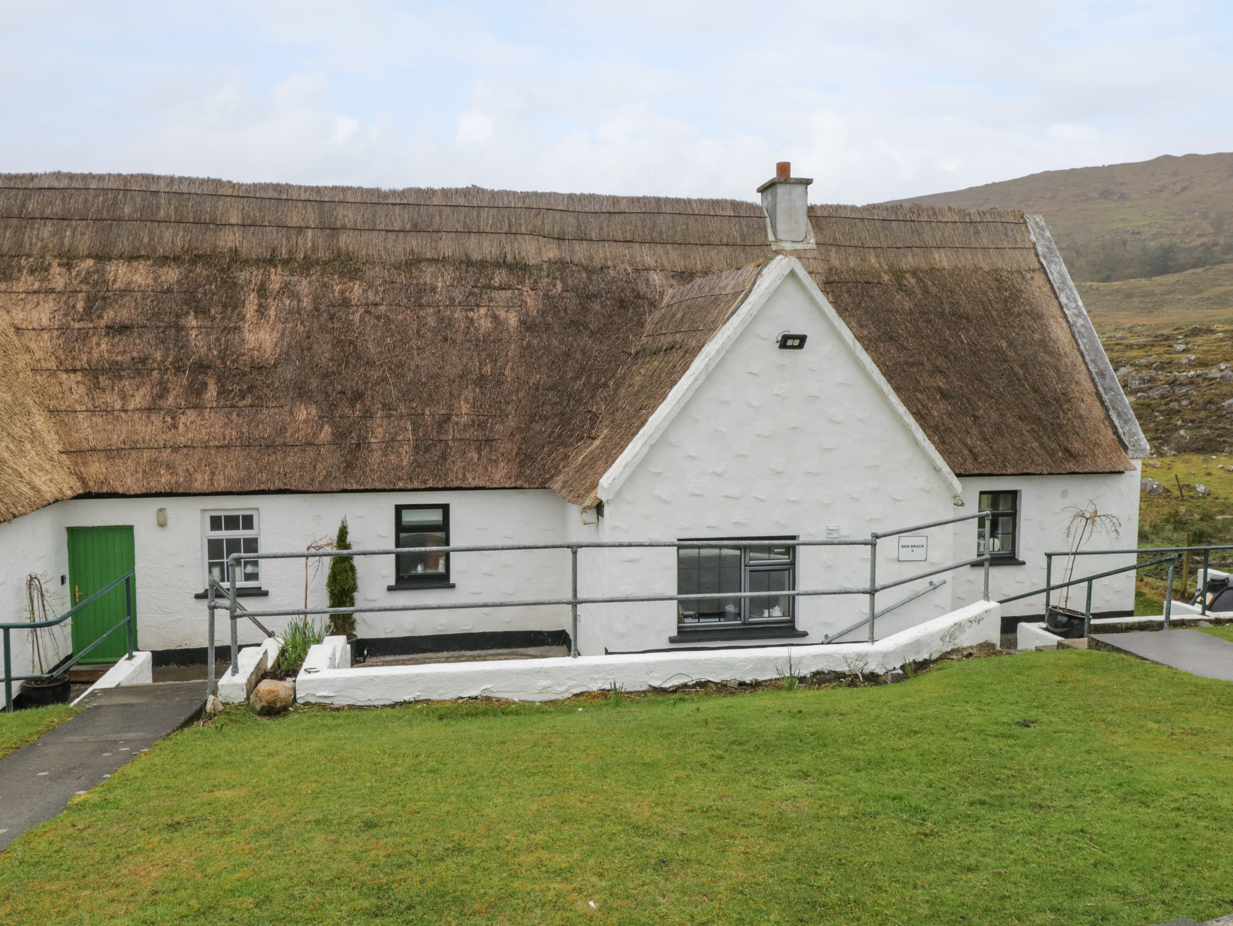 2 bedroom Cottage for rent in Oughterard