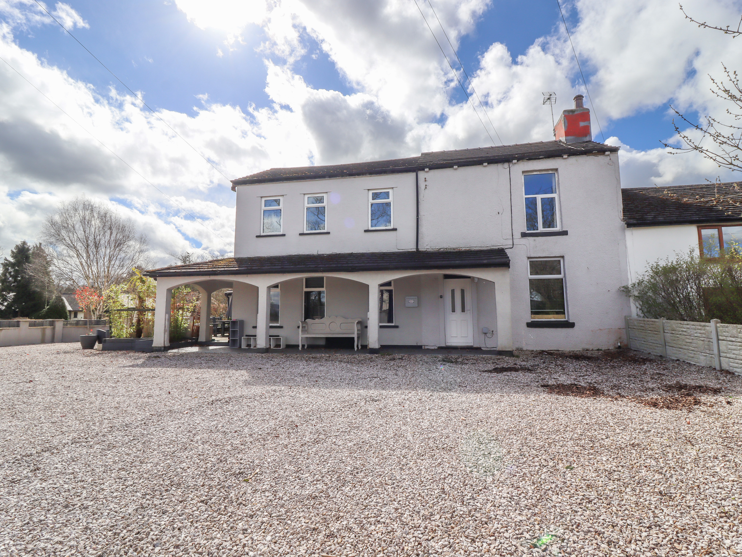 2 bedroom Cottage for rent in Blackburn