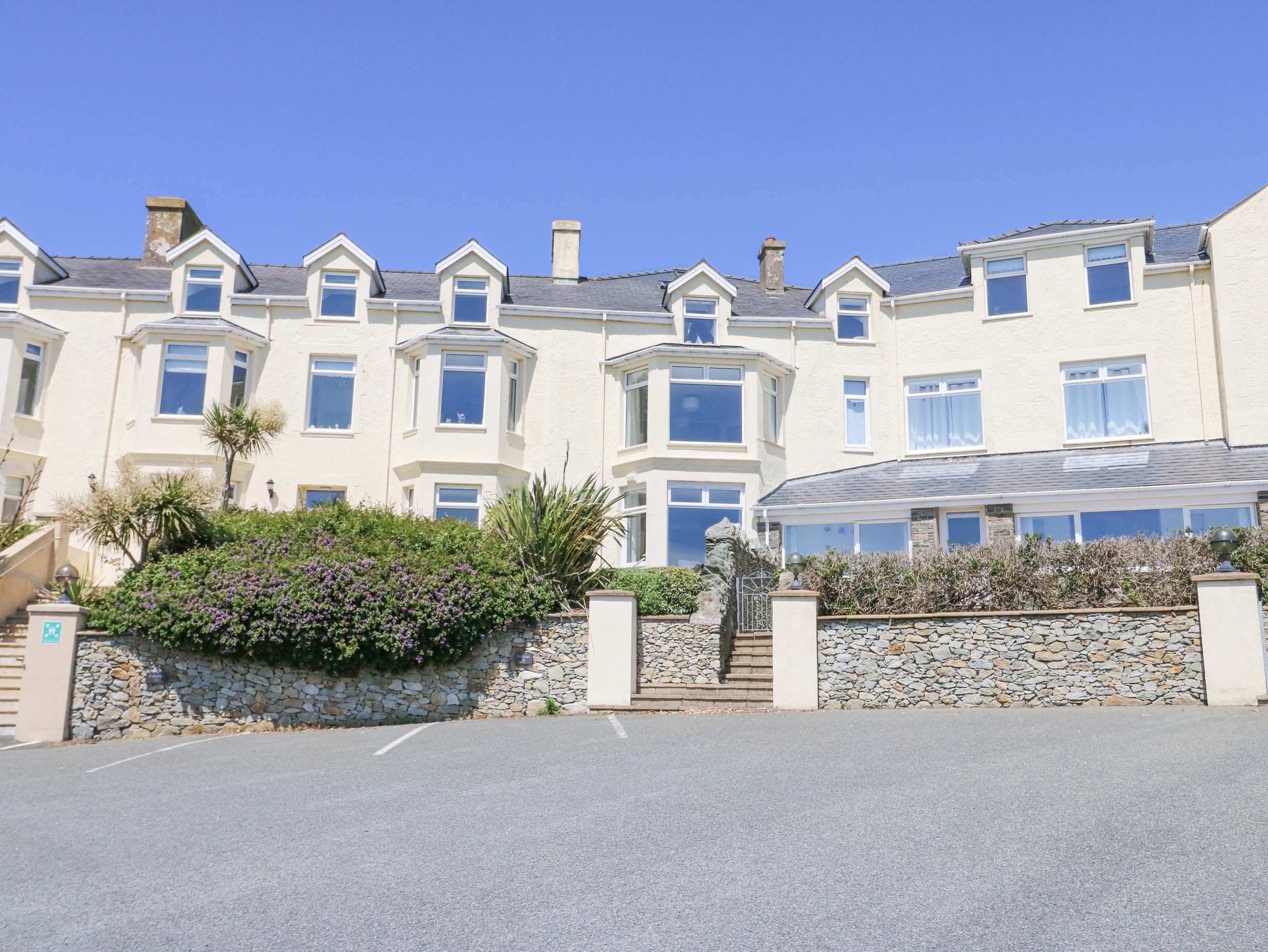 3 bedroom Cottage for rent in Trearddur Bay