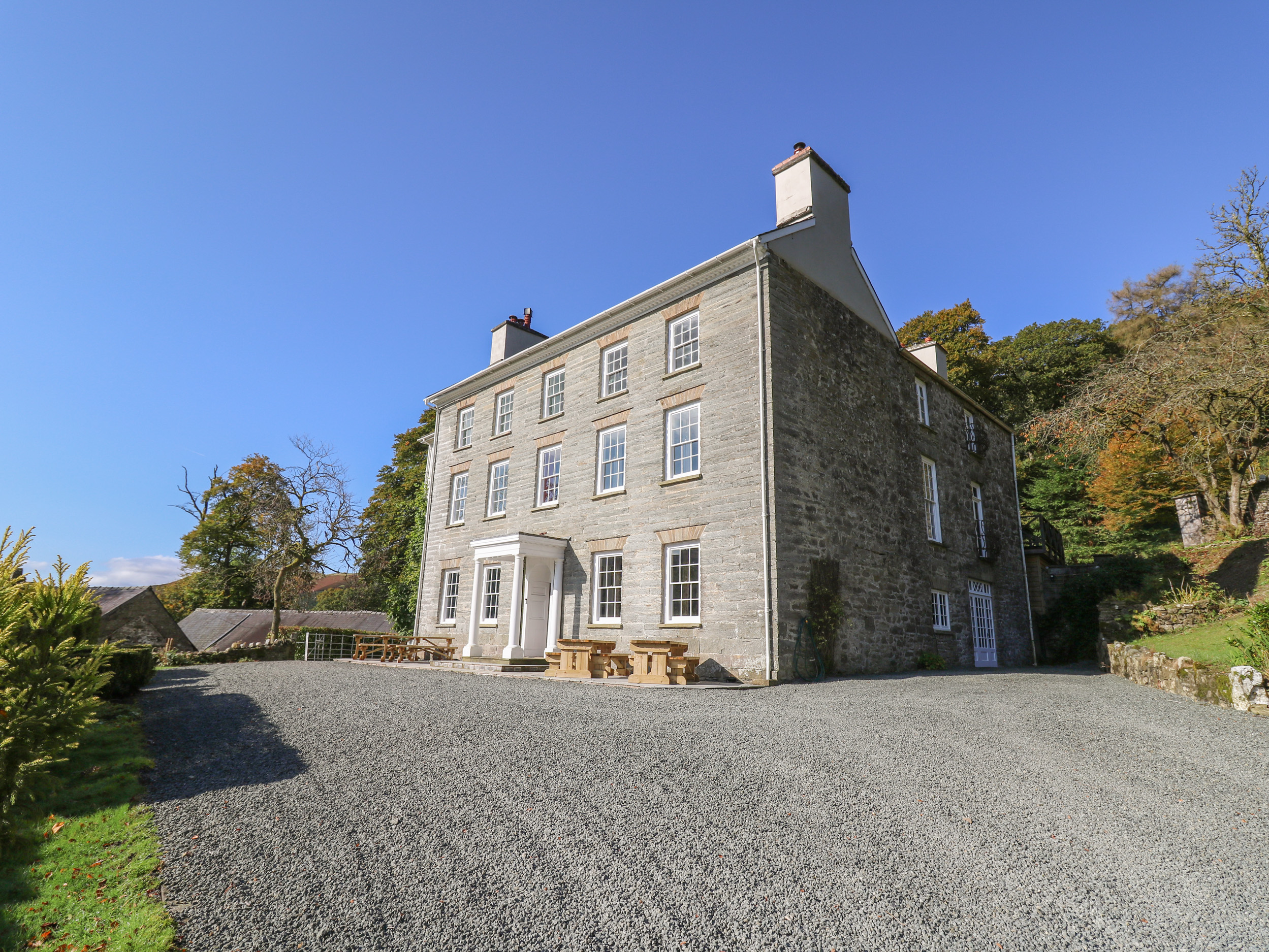 10 bedroom Cottage for rent in Llanwrtyd Wells