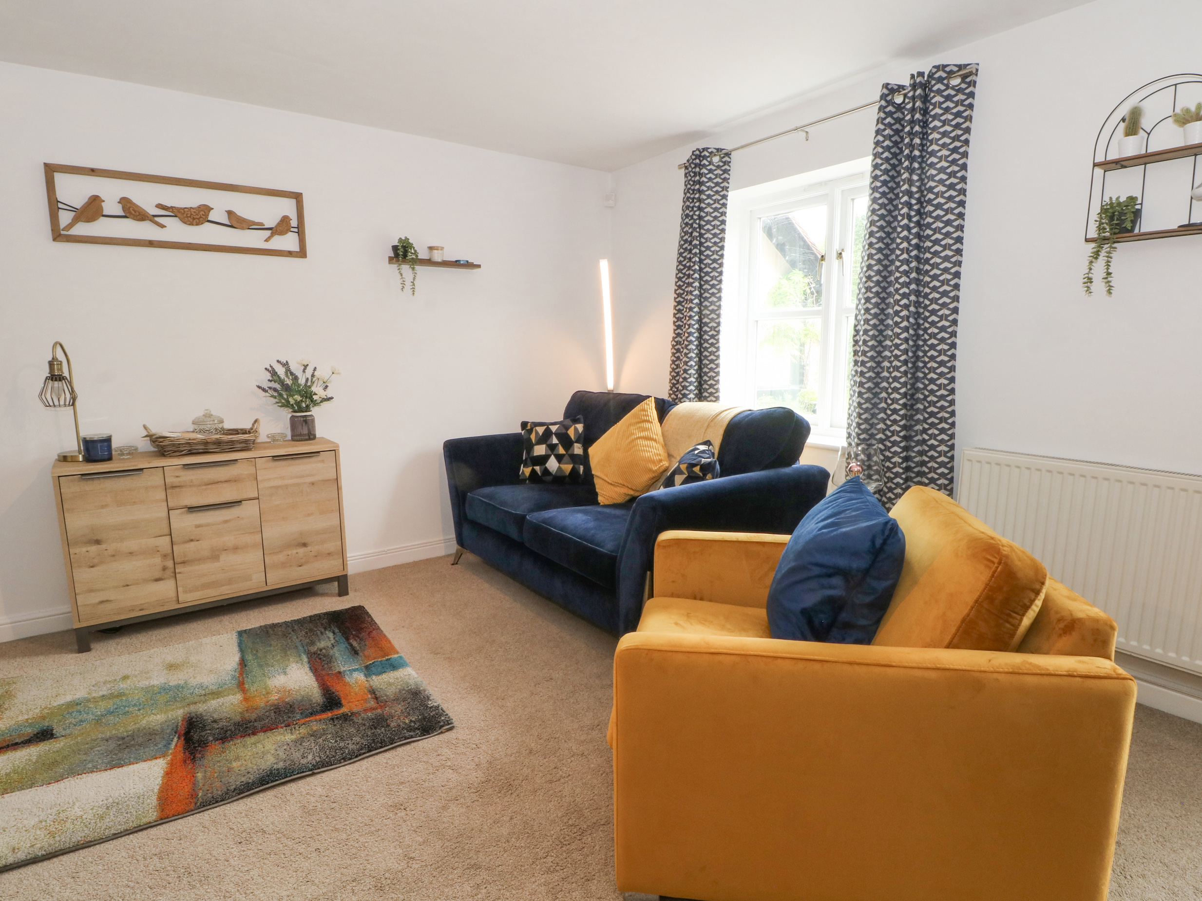 Rising Sun Cottage, in Nannerch, Flintshire. Hot tub. Enclosed garden. Open-plan. Barbecue. Netflix.