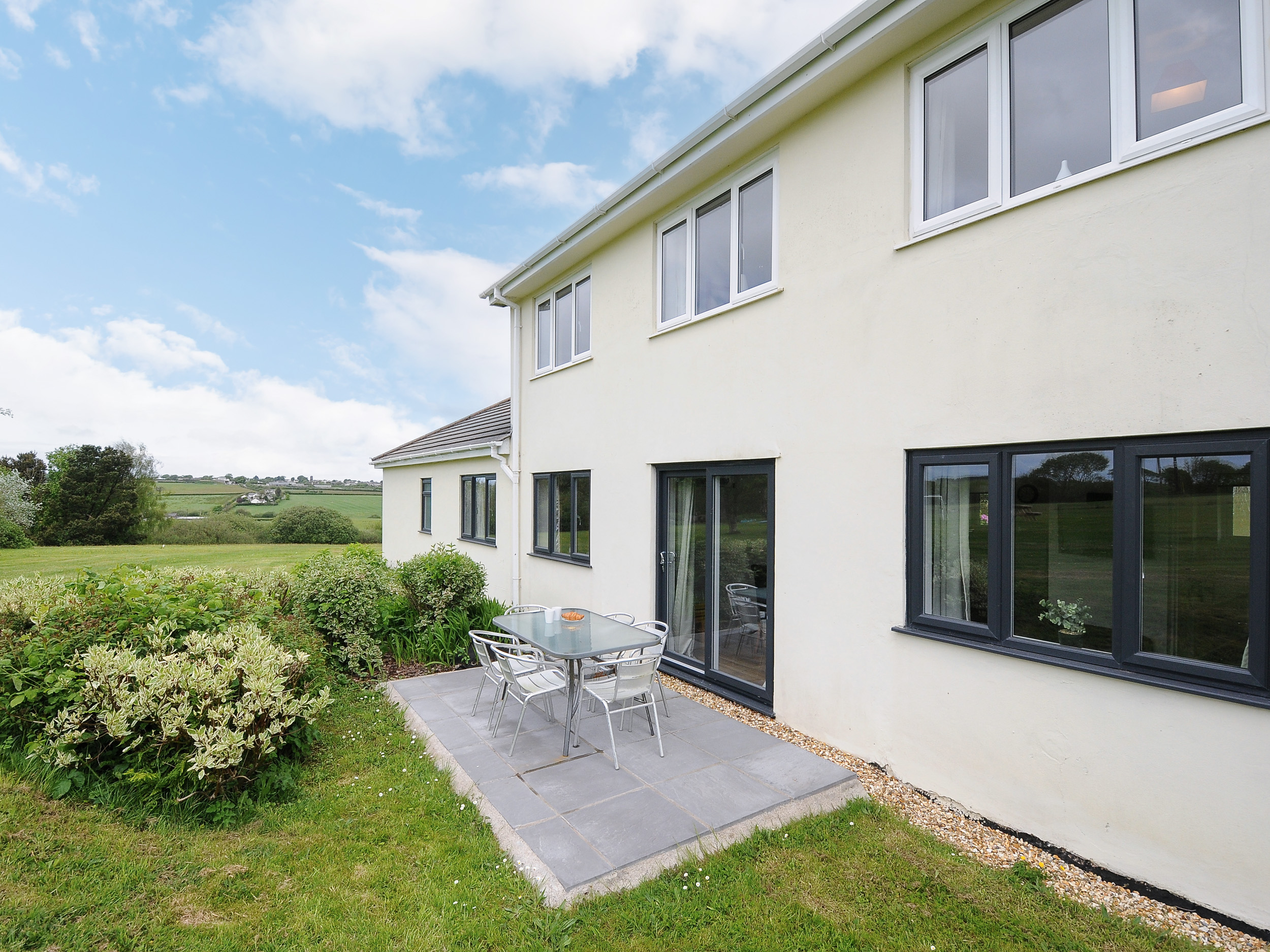 Honeysuckle at Moorhead Country Holidays, Moorhead Farm, near Woolfardisworthy, Devon. Open-plan. TV