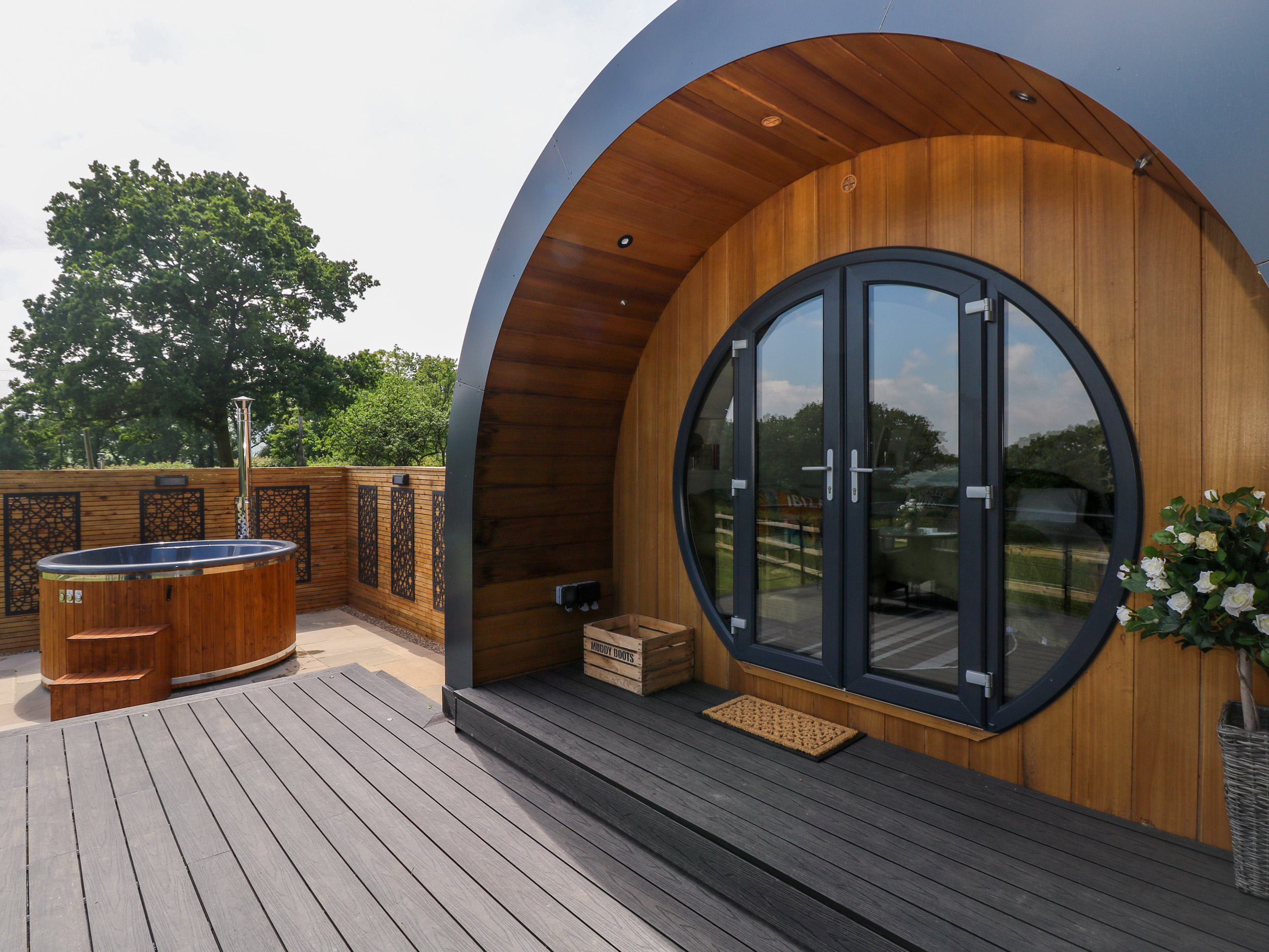 Roselea Luxury Pod Lodge, Llanddarog