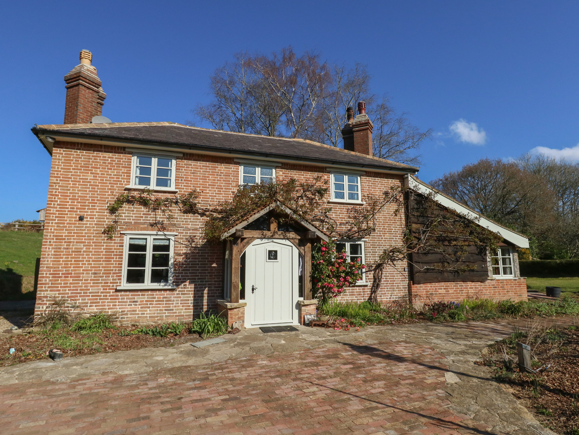 2 bedroom Cottage for rent in Poole