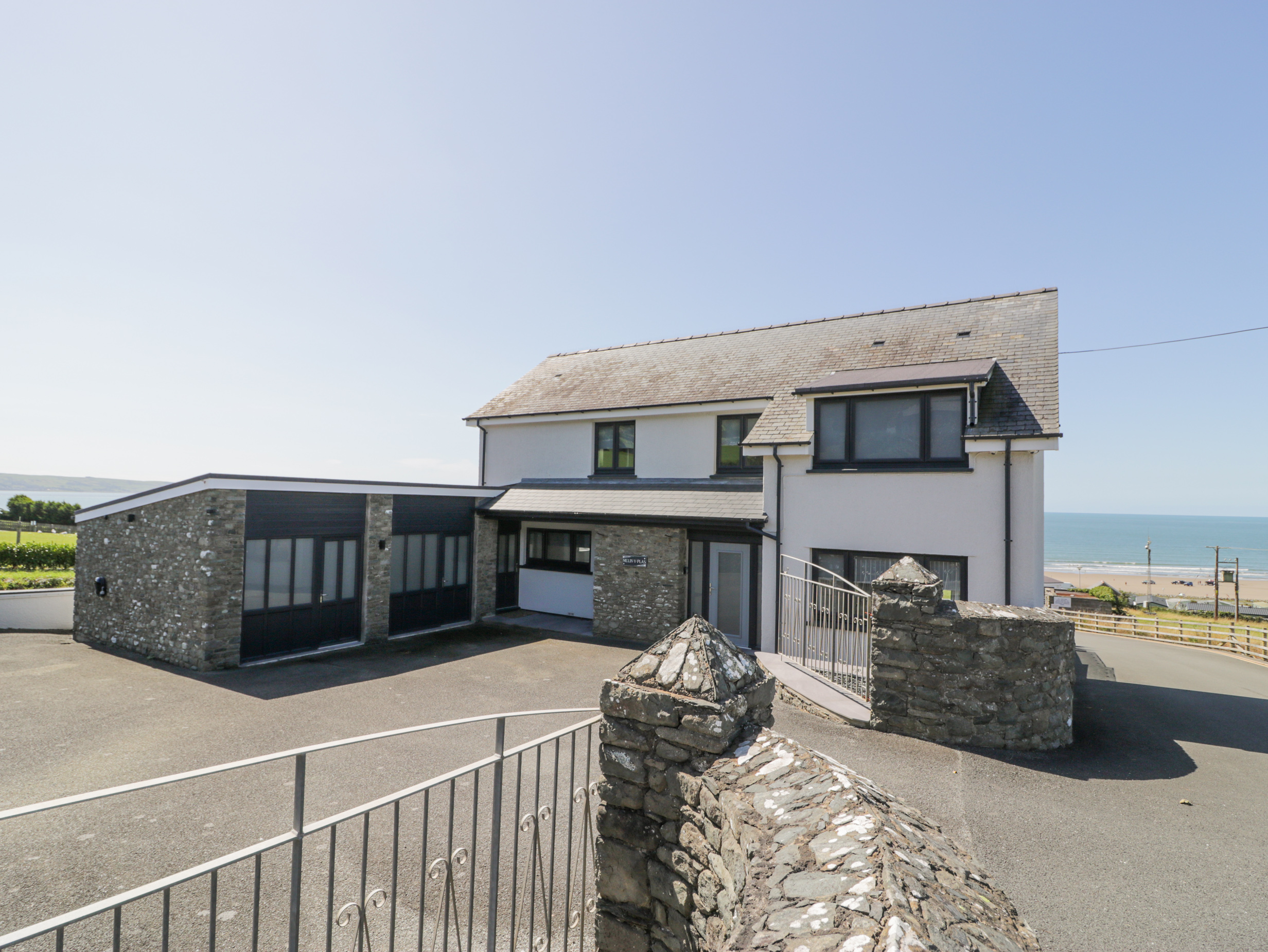 3 bedroom Cottage for rent in Barmouth