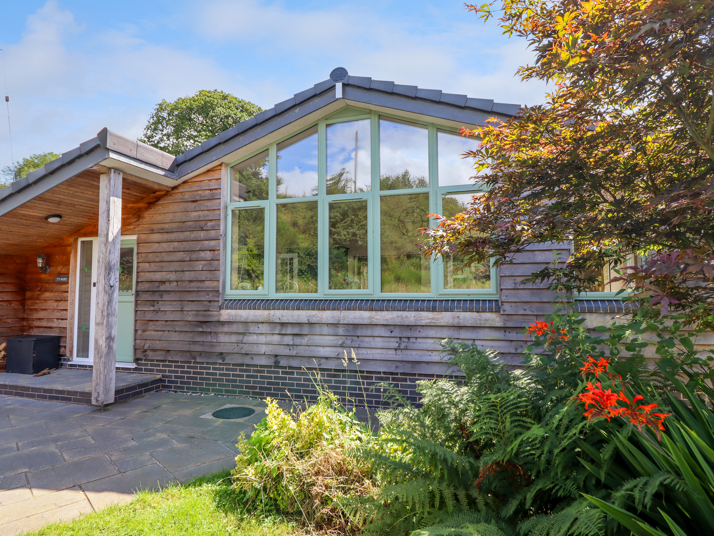 4 bedroom Cottage for rent in Welshpool