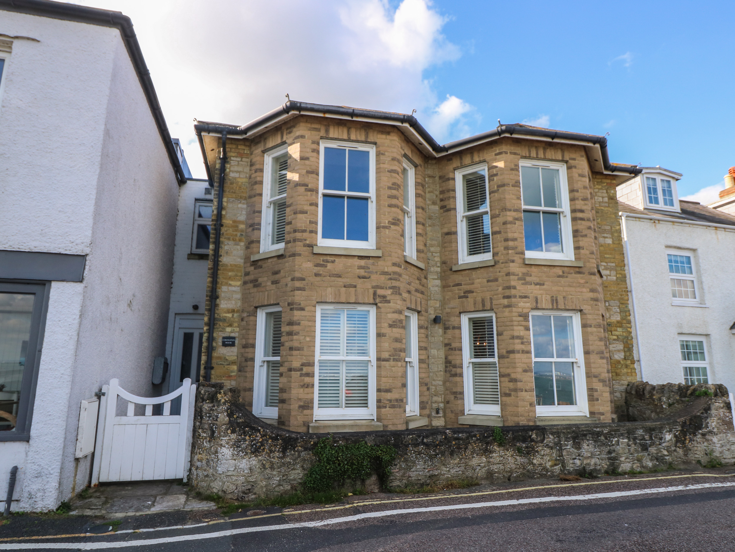 4 bedroom Cottage for rent in Seaview Village