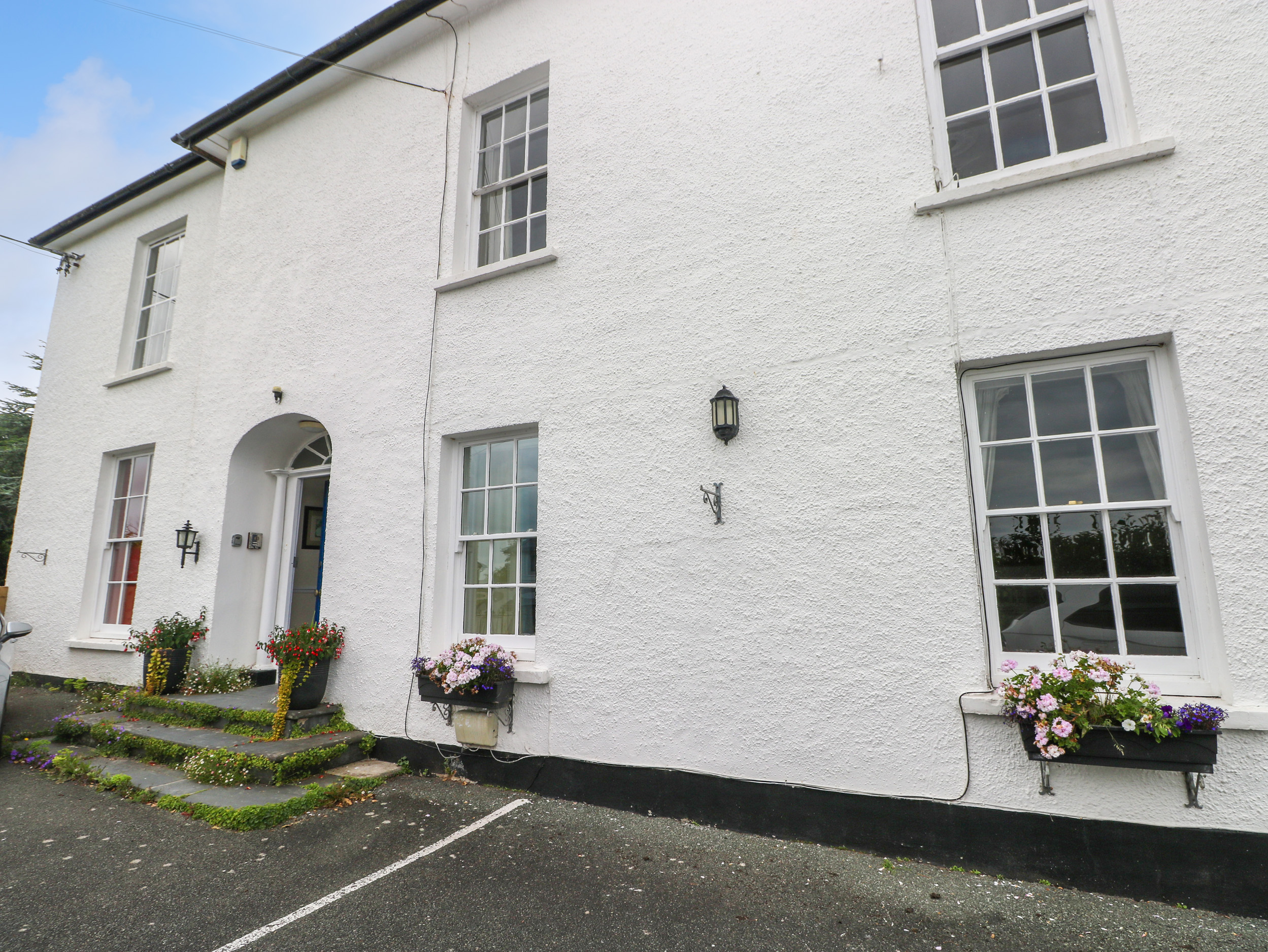 2 bedroom Cottage for rent in Tenby
