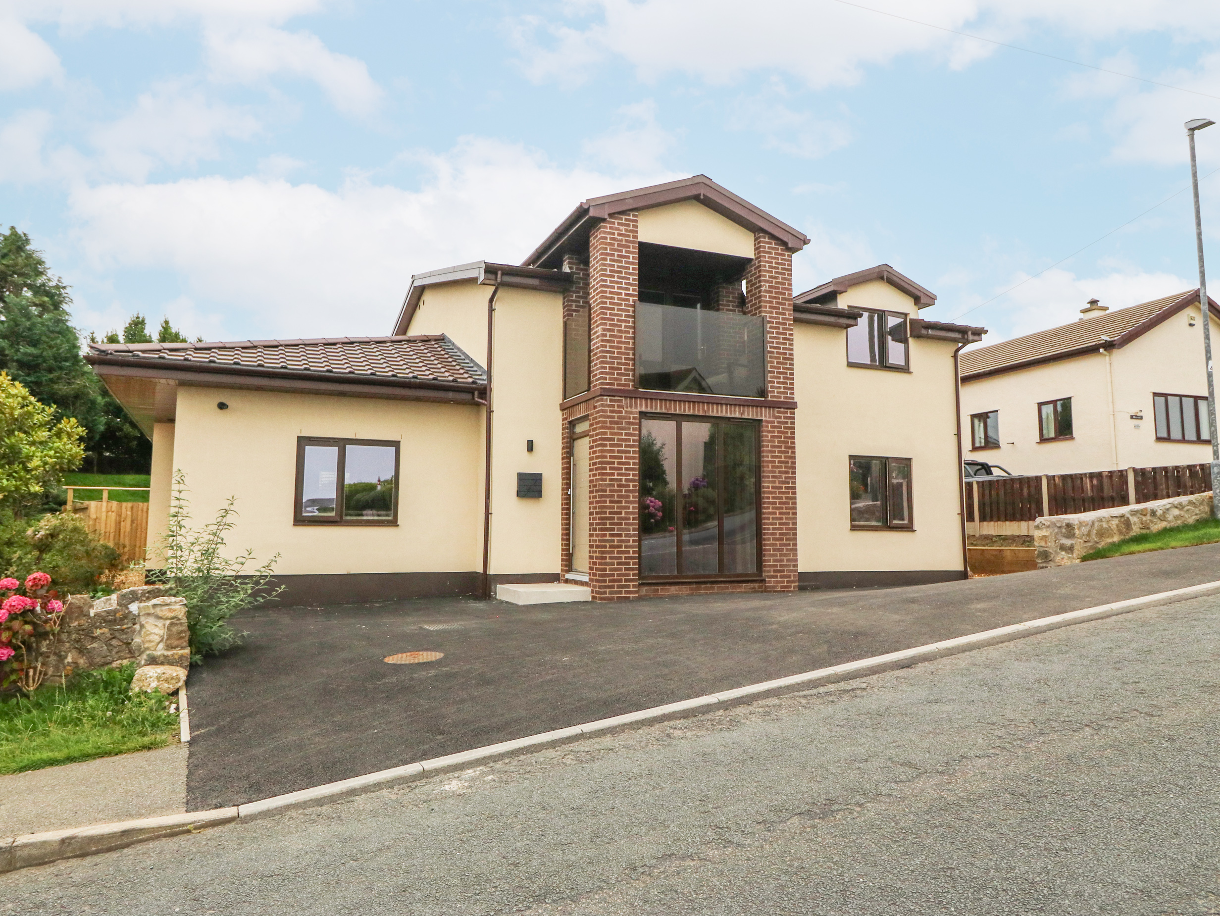 5 bedroom Cottage for rent in Benllech