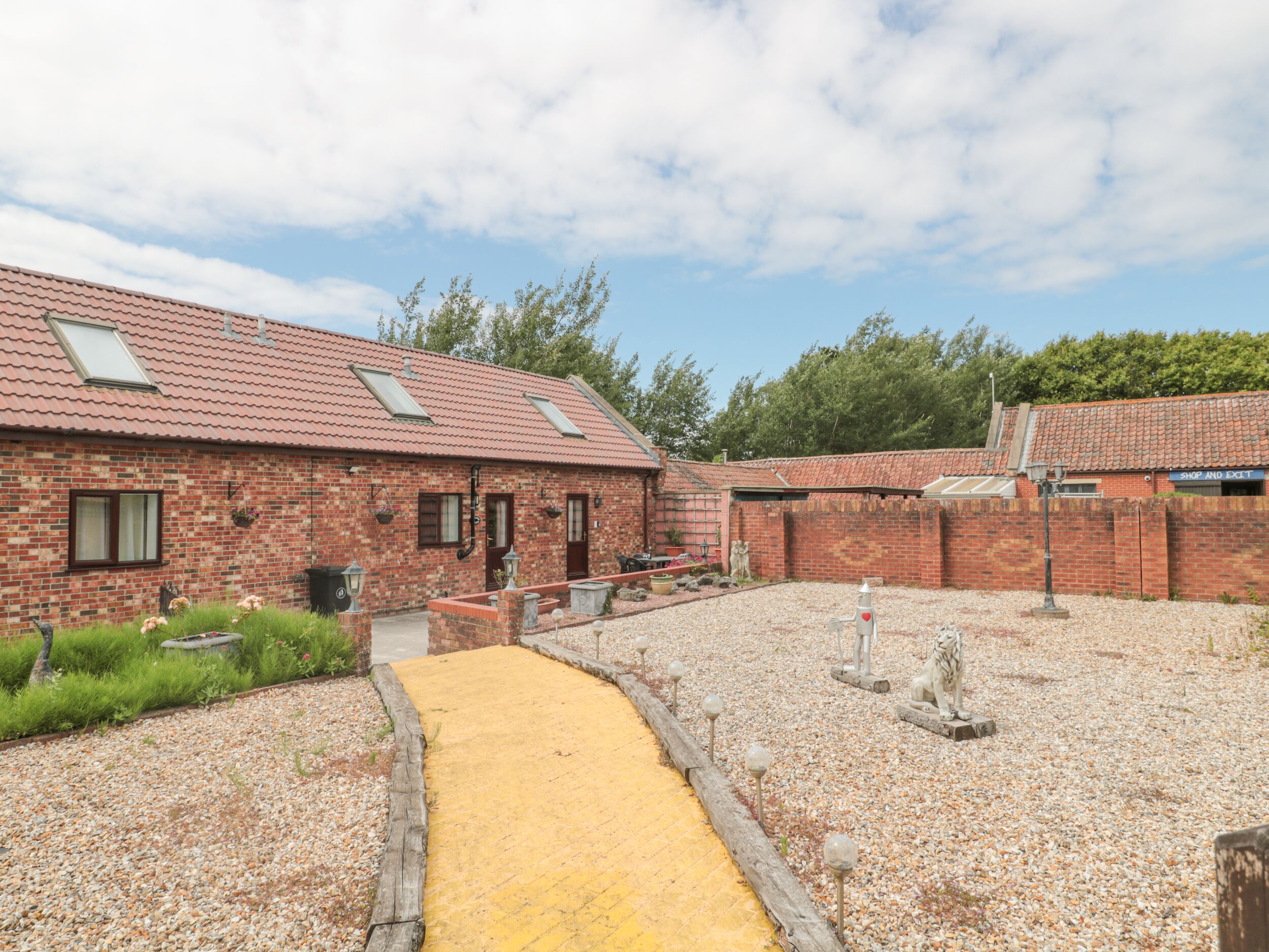 3 bedroom Cottage for rent in Burnham-on-Sea