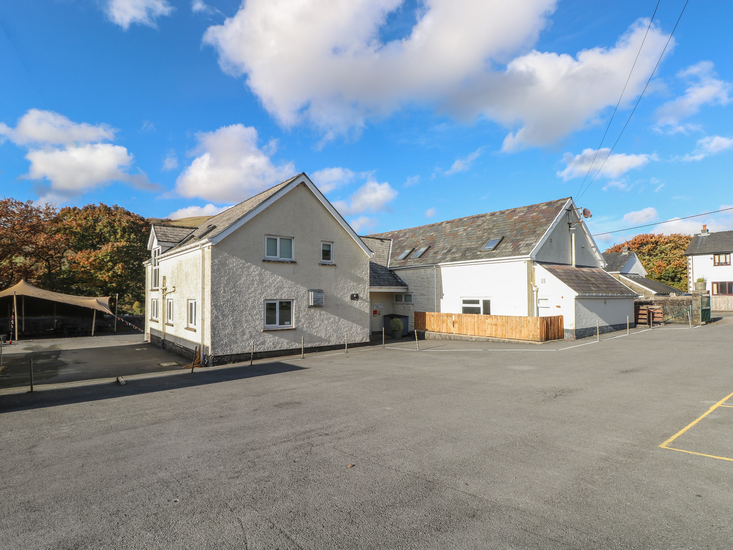 11 bedroom Cottage for rent in Treorchy