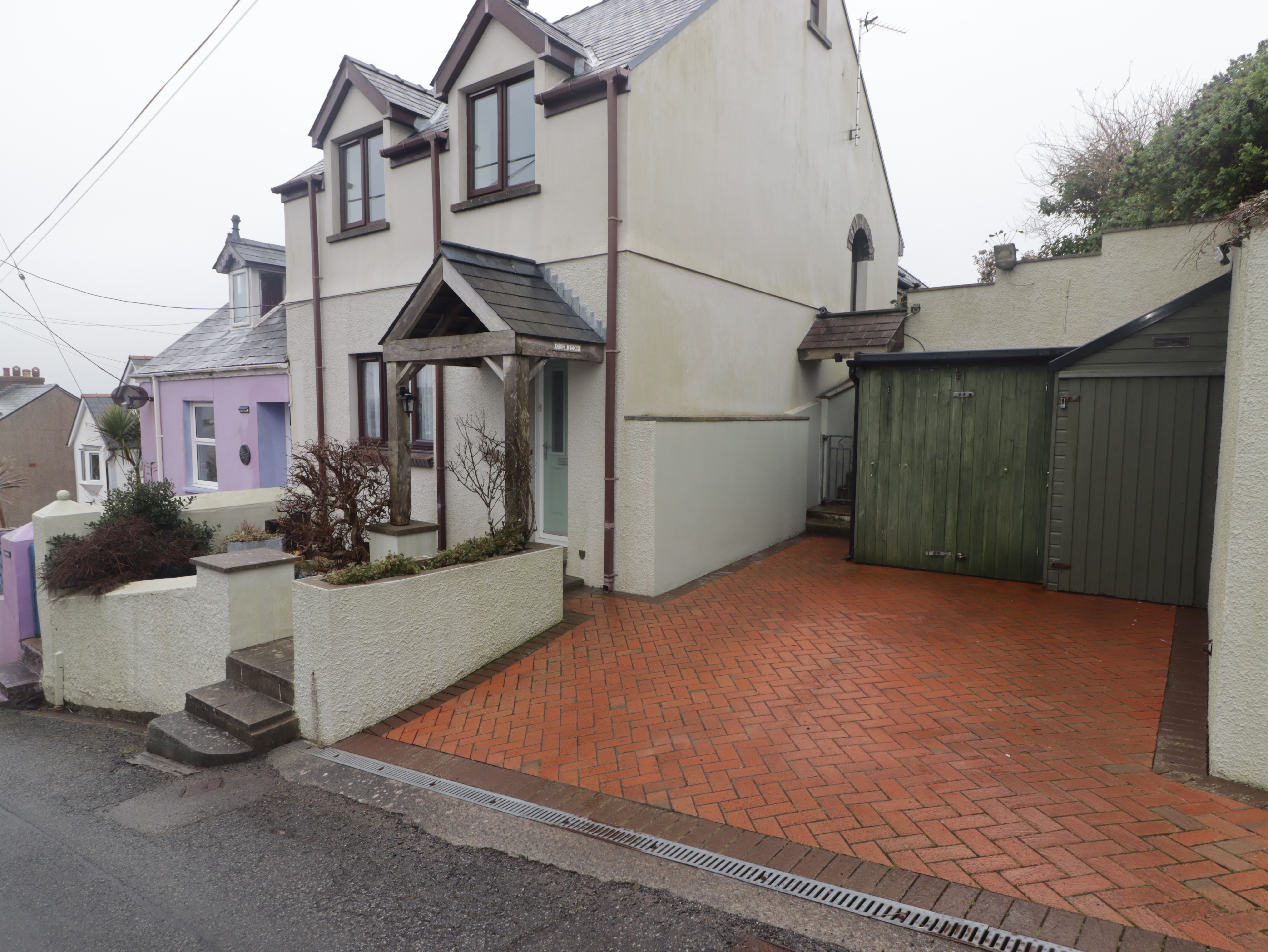 4 bedroom Cottage for rent in Pembroke