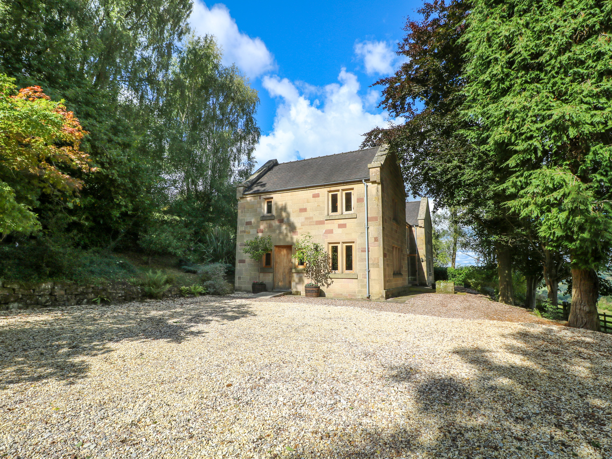 5 bedroom Cottage for rent in Matlock