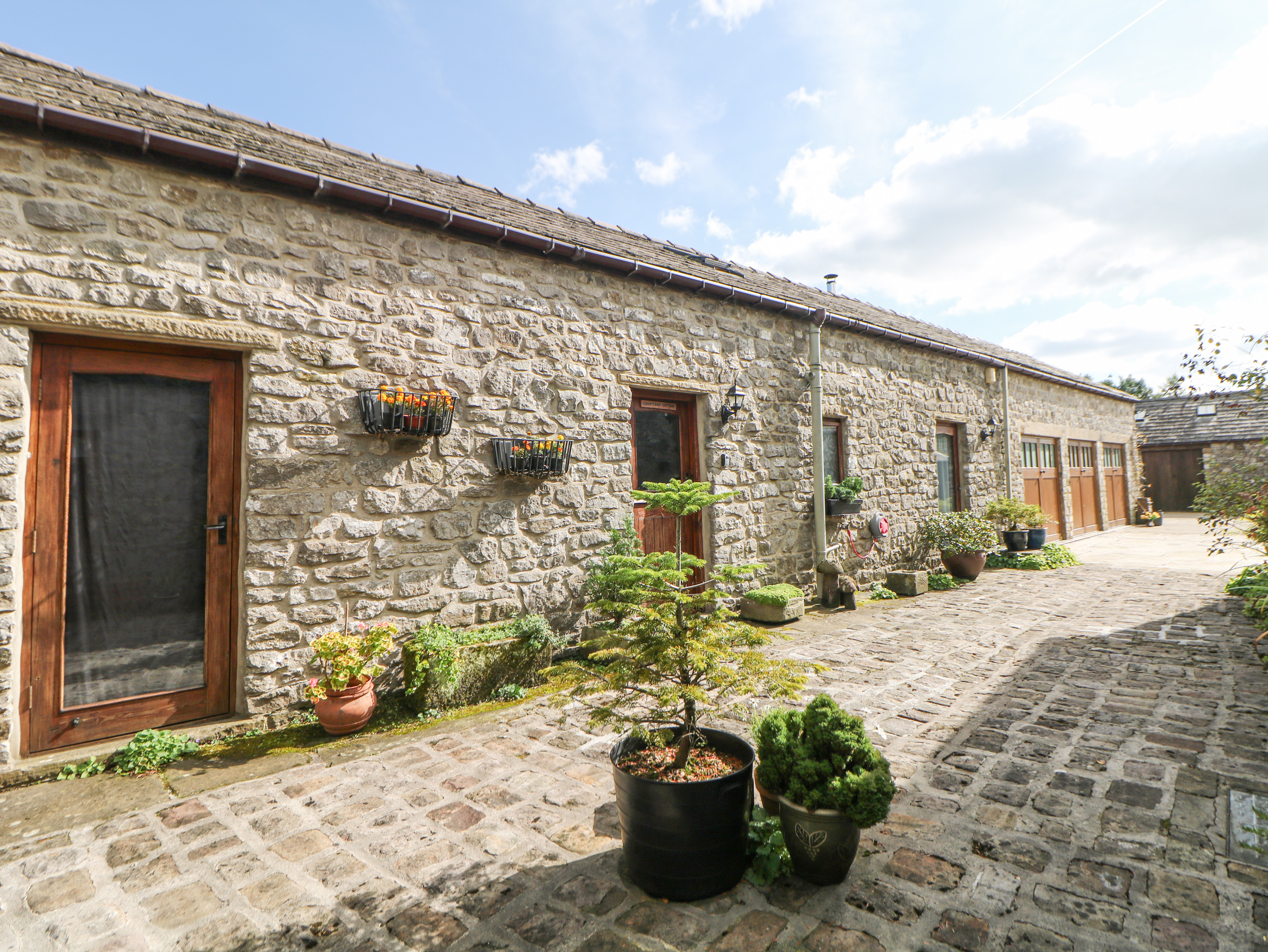 2 bedroom Cottage for rent in Chapel en le Frith