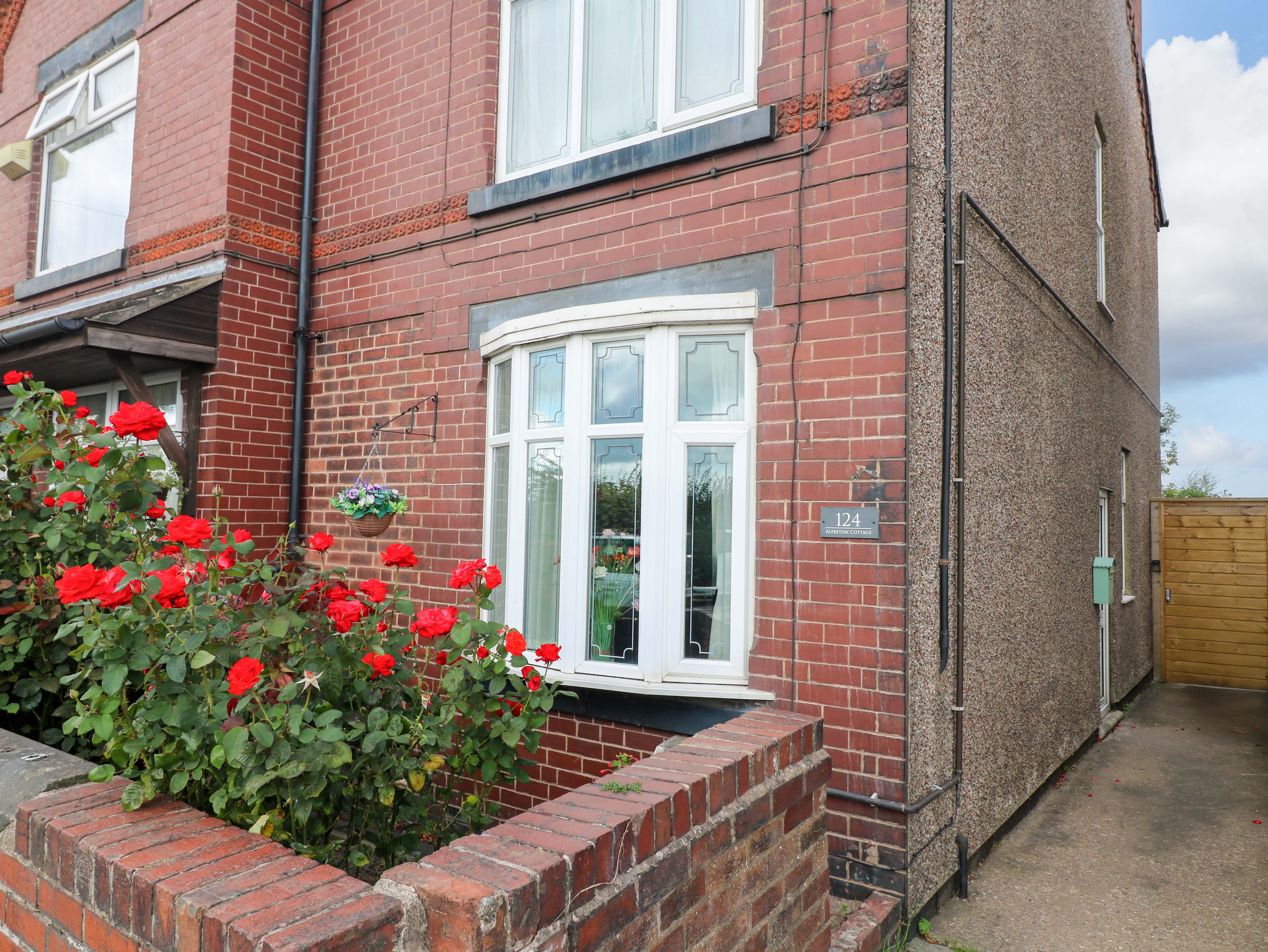 2 bedroom Cottage for rent in Alfreton