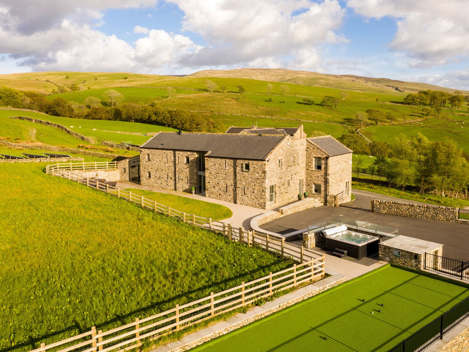 6 bedroom Cottage for rent in Dent