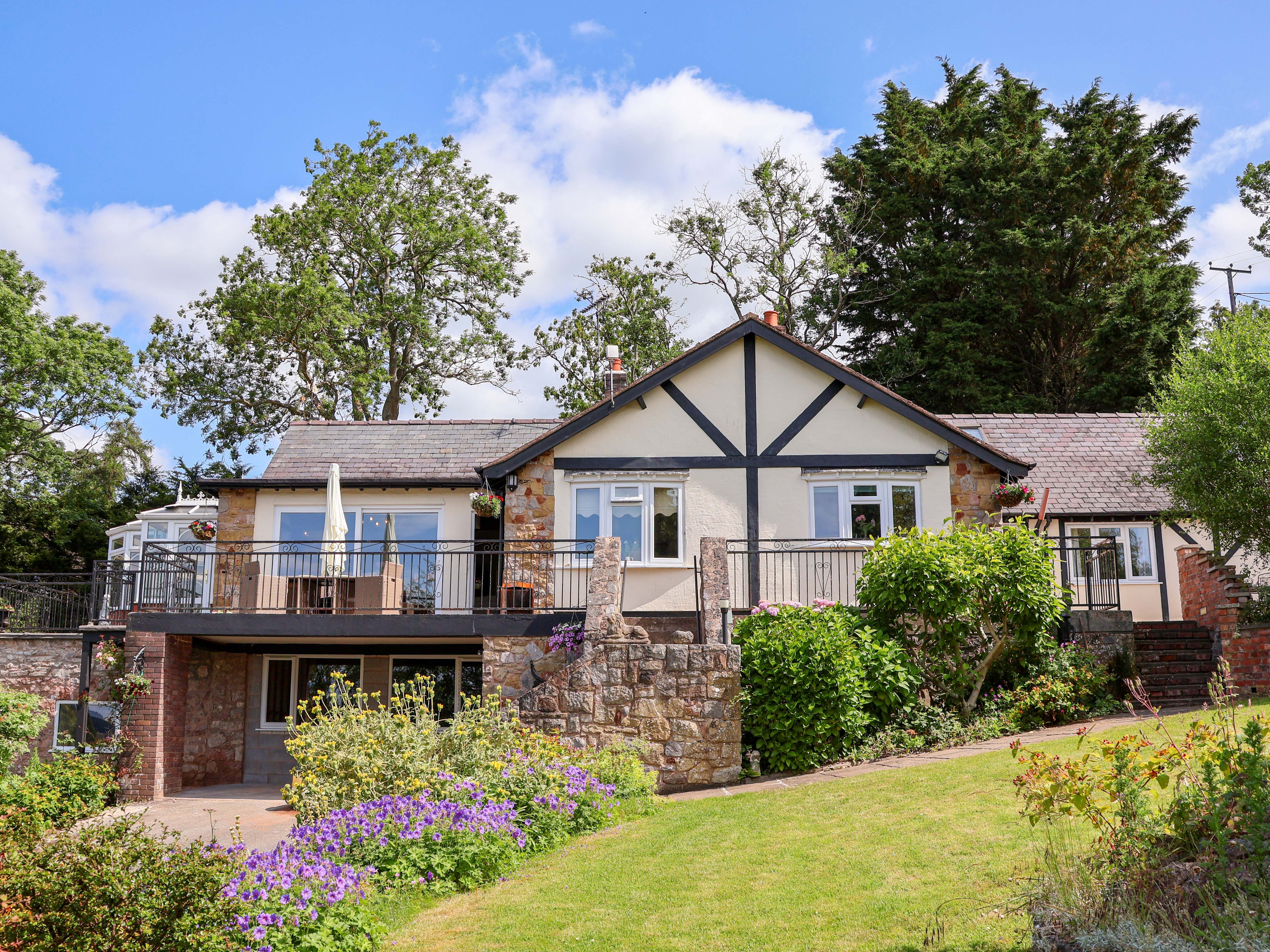 5 bedroom Cottage for rent in Ruthin