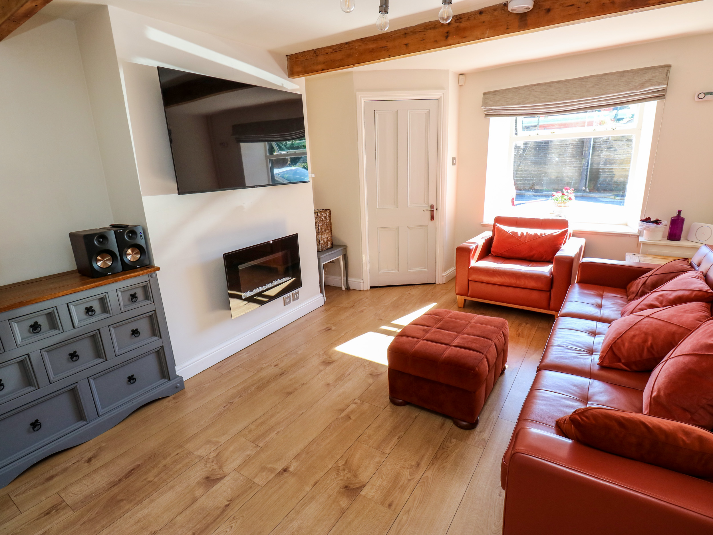 2 bedroom Cottage for rent in Holmfirth