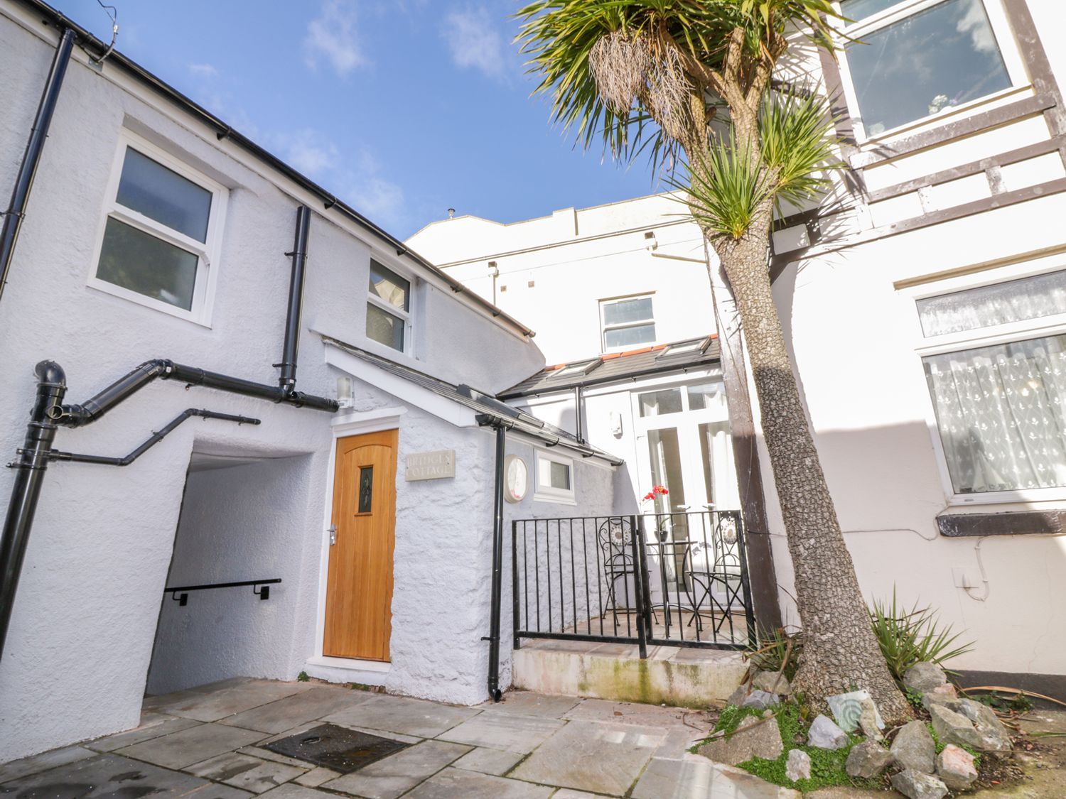 1 bedroom Cottage for rent in Torquay